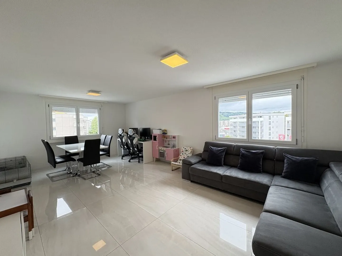 Appartement 4.5 pièces pour CHF 1'815.-/mois charges comprises - Photo 3 sur 8