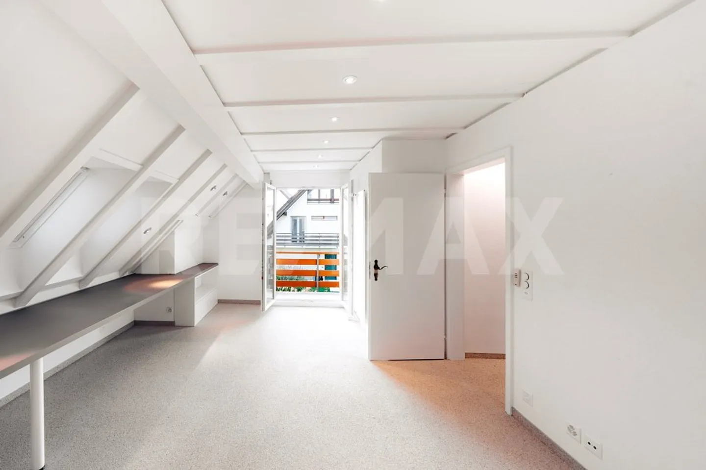 Charmantes 5.5-Zimmer-Doppeleinfamilienhaus an ruhiger Lage in Dällikon - Foto 11 von 13