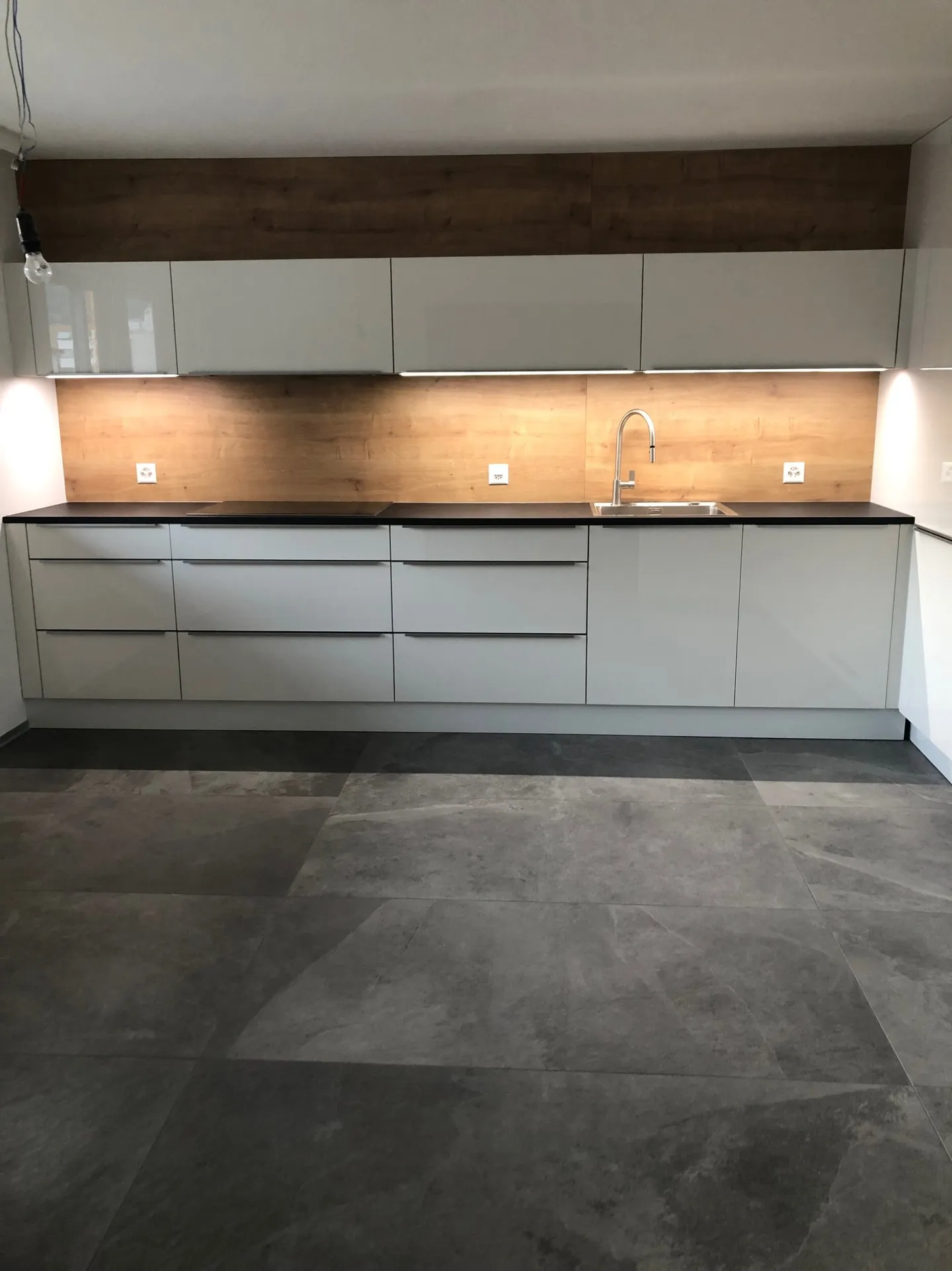 Grand appartement de 4,5 pièces au centre de Naters avec vue dégagée - Photo 2 sur 11