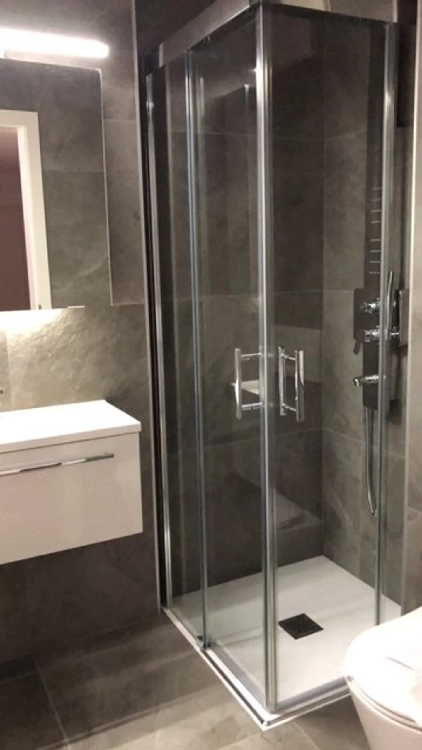 Grand appartement de 4,5 pièces au centre de Naters avec vue dégagée - Photo 8 sur 11