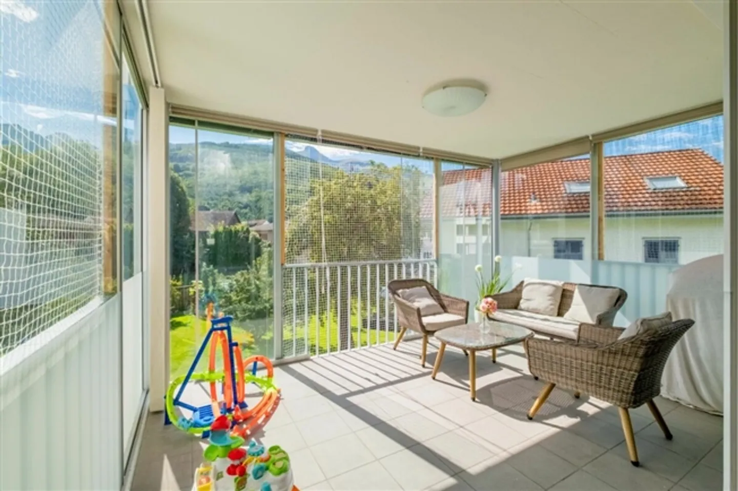 Appartement familial de 4,5 pièces avec jardin d'hiver - situé au calme, près du centre - Photo 11 sur 15