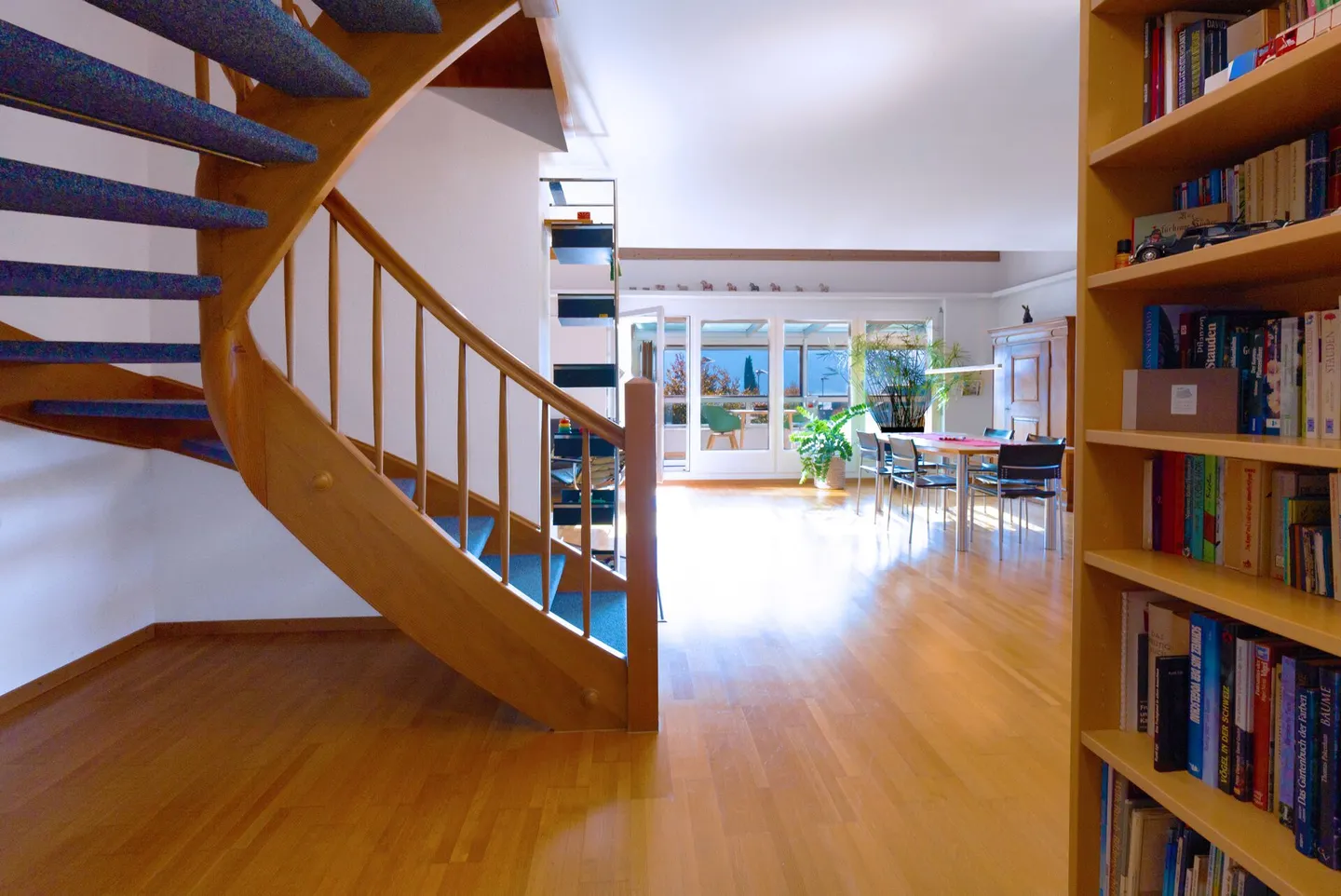 Opportunité Attrayante - dans un Emplacement Fantastique avec Vue - Photo 2 sur 9