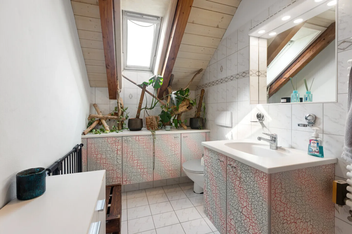 Casa in legno autentica con idillio da giardino - Foto 7 di 11
