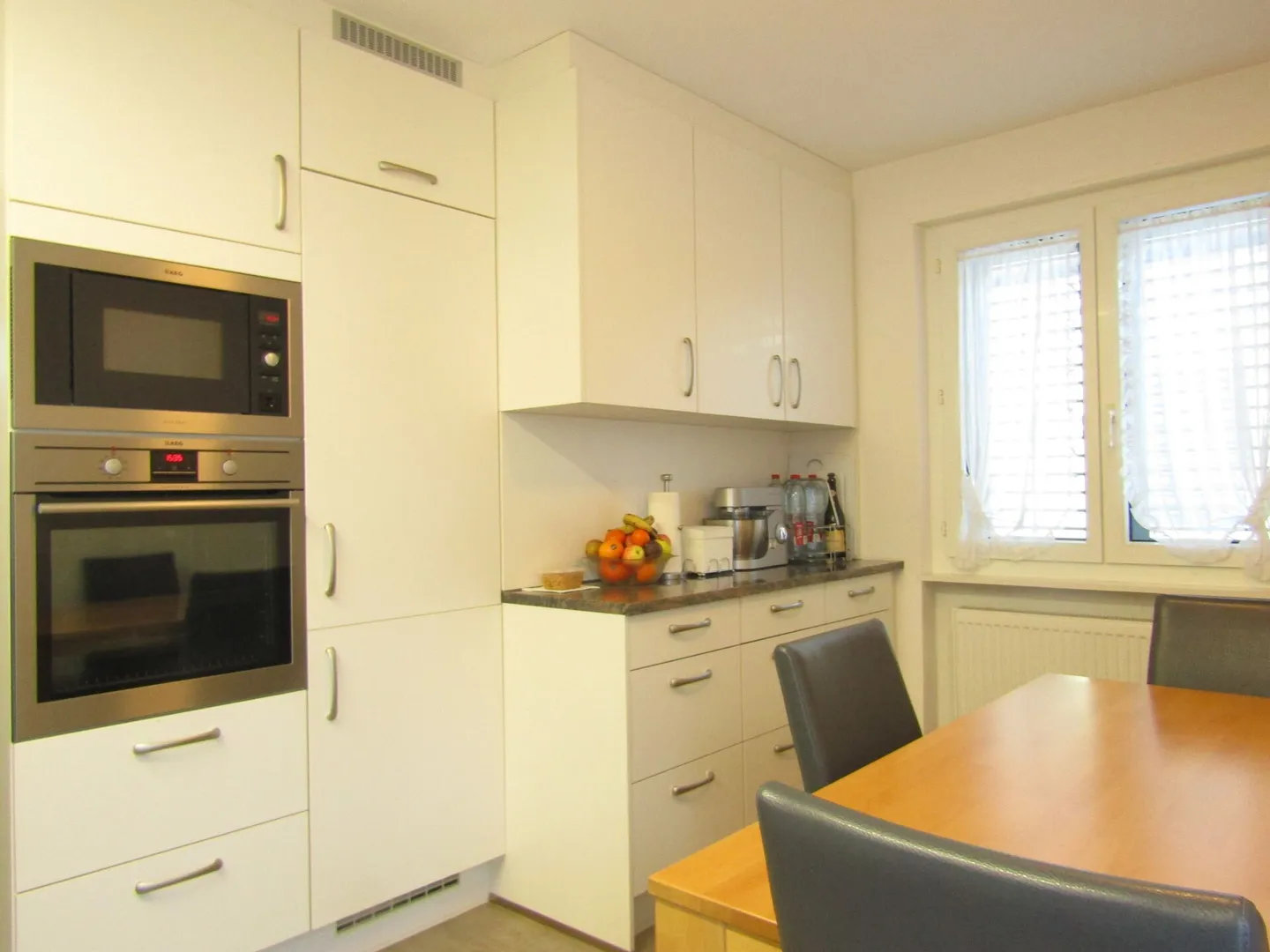 Detached single-family house with 60m2 commercial extension - Photo 7 of 14