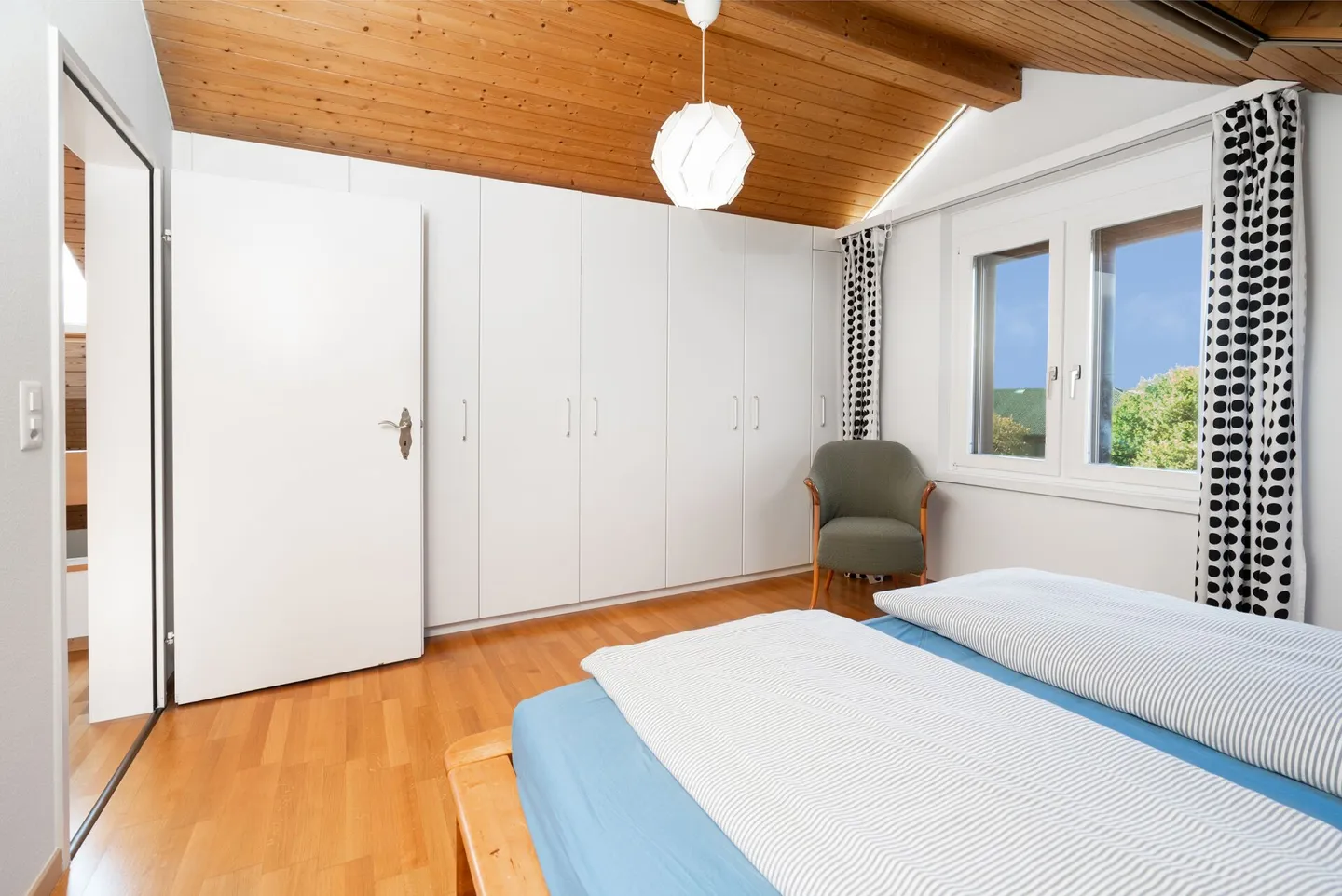 Opportunité Attrayante - dans un Emplacement Fantastique avec Vue - Photo 6 sur 9