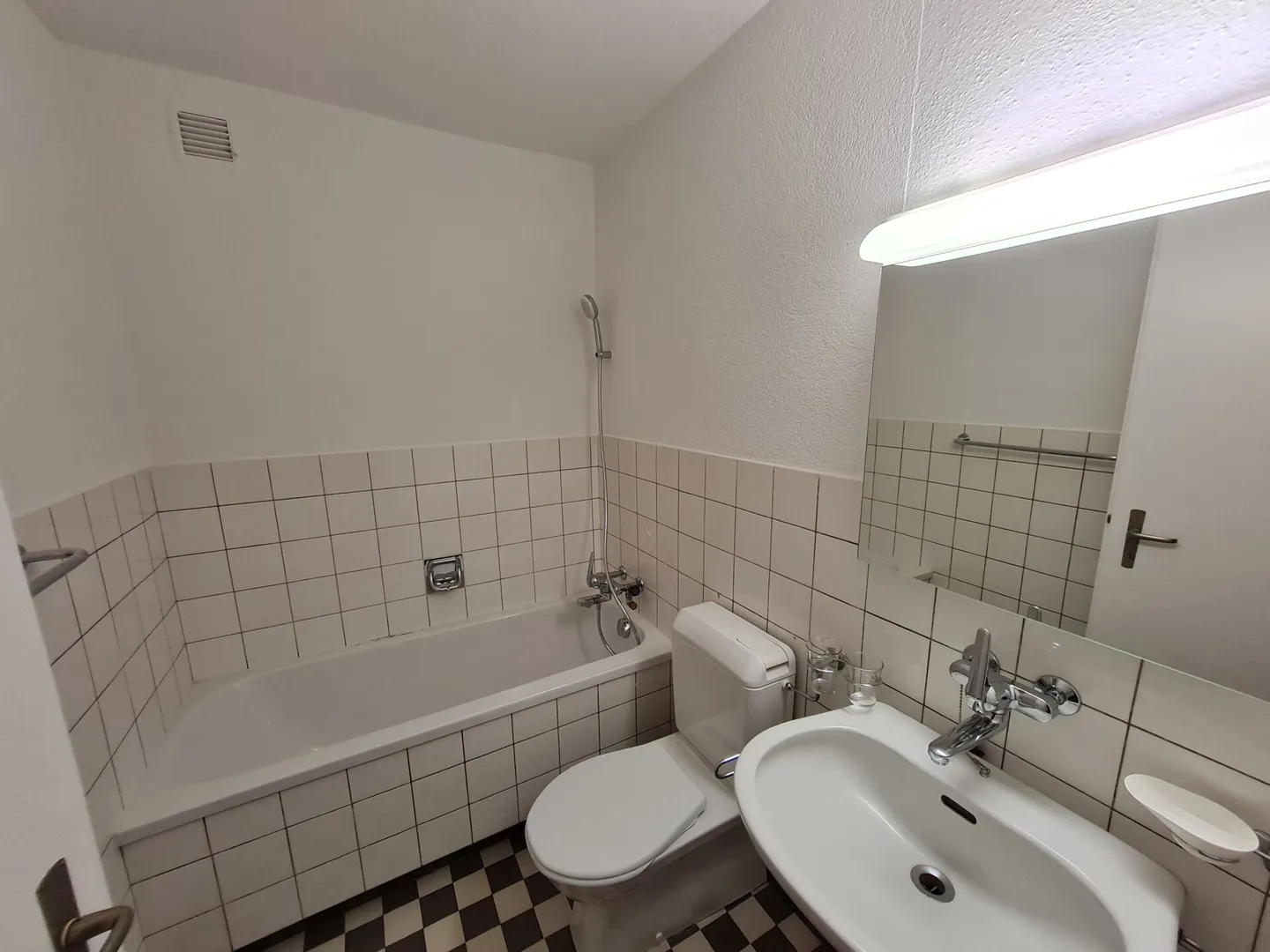 Appartement central avec balcon - Photo 4 sur 4