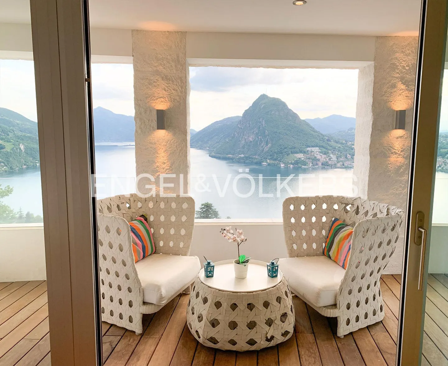 Stunning Terrace Apartment with Panoramic View - Photo 1 of 7