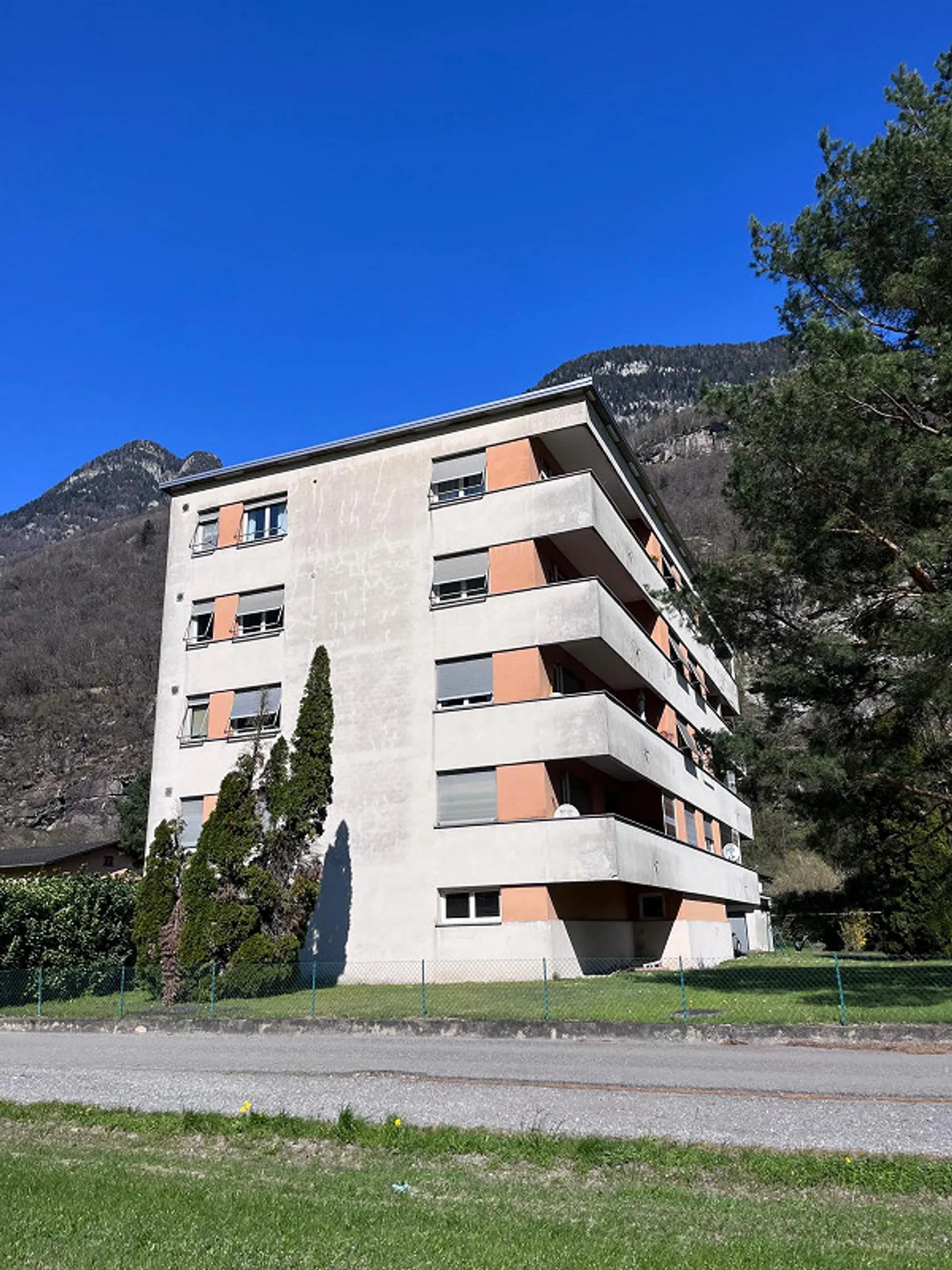 Apartment with terrace 3.5 rooms - Photo 1 of 18