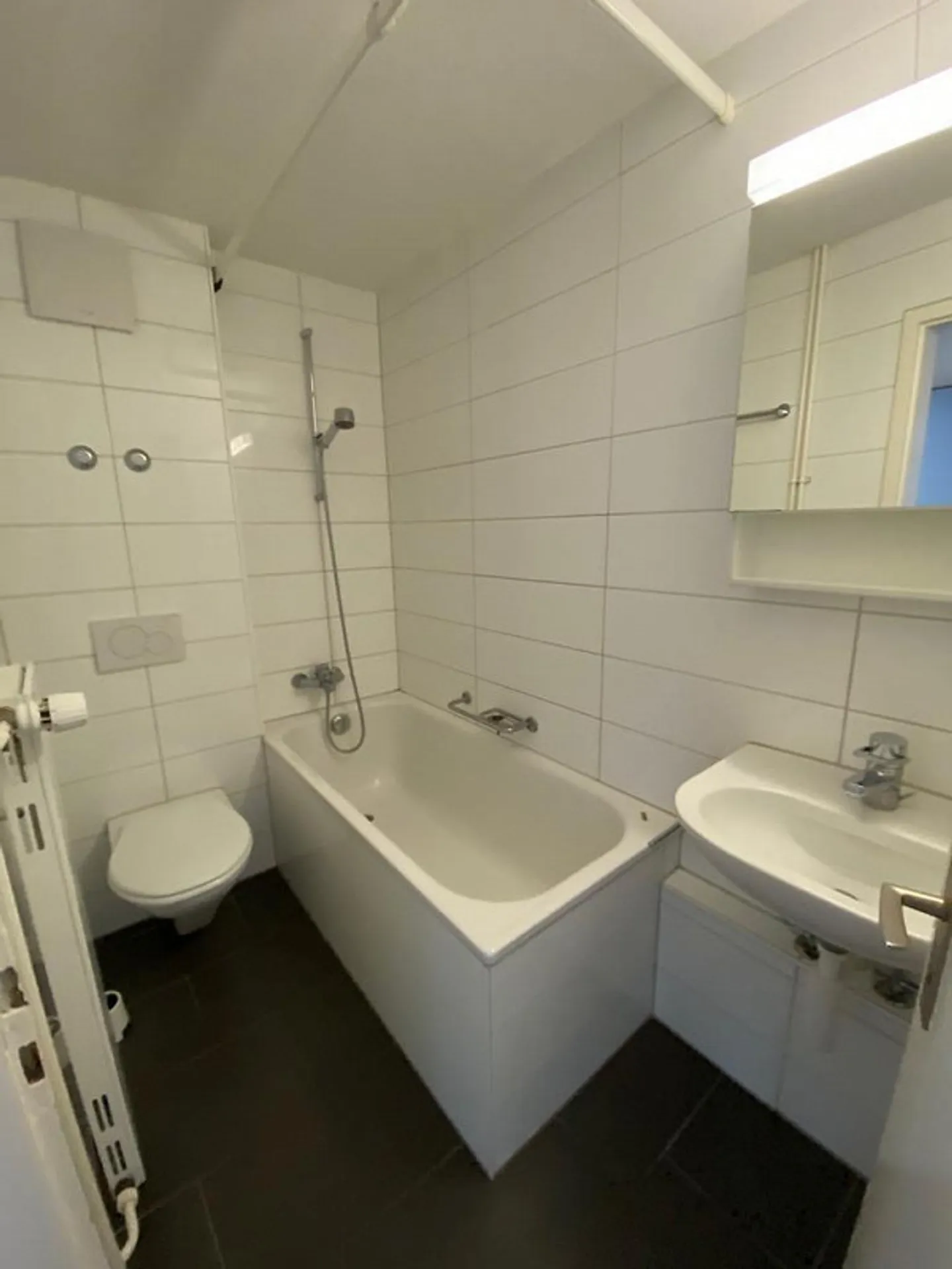 Gemütliche Wohnung nähe Flughafen - Foto 3 von 11