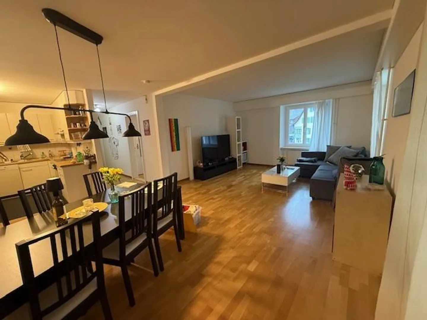 Appartamento affascinante con 2.5 stanze in posizione centrale a Sissach - Foto 2 di 9