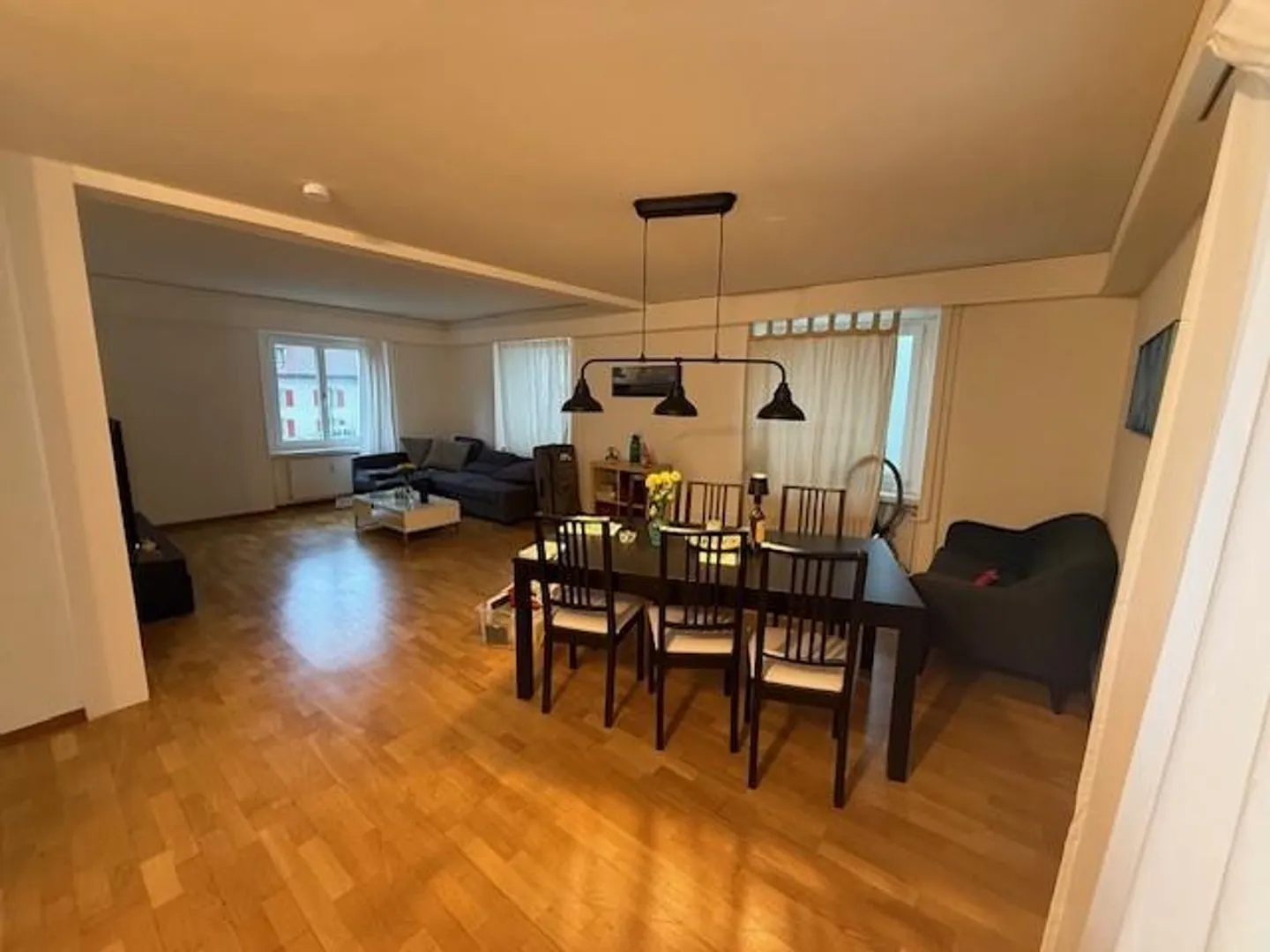 Appartamento affascinante con 2.5 stanze in posizione centrale a Sissach - Foto 1 di 9