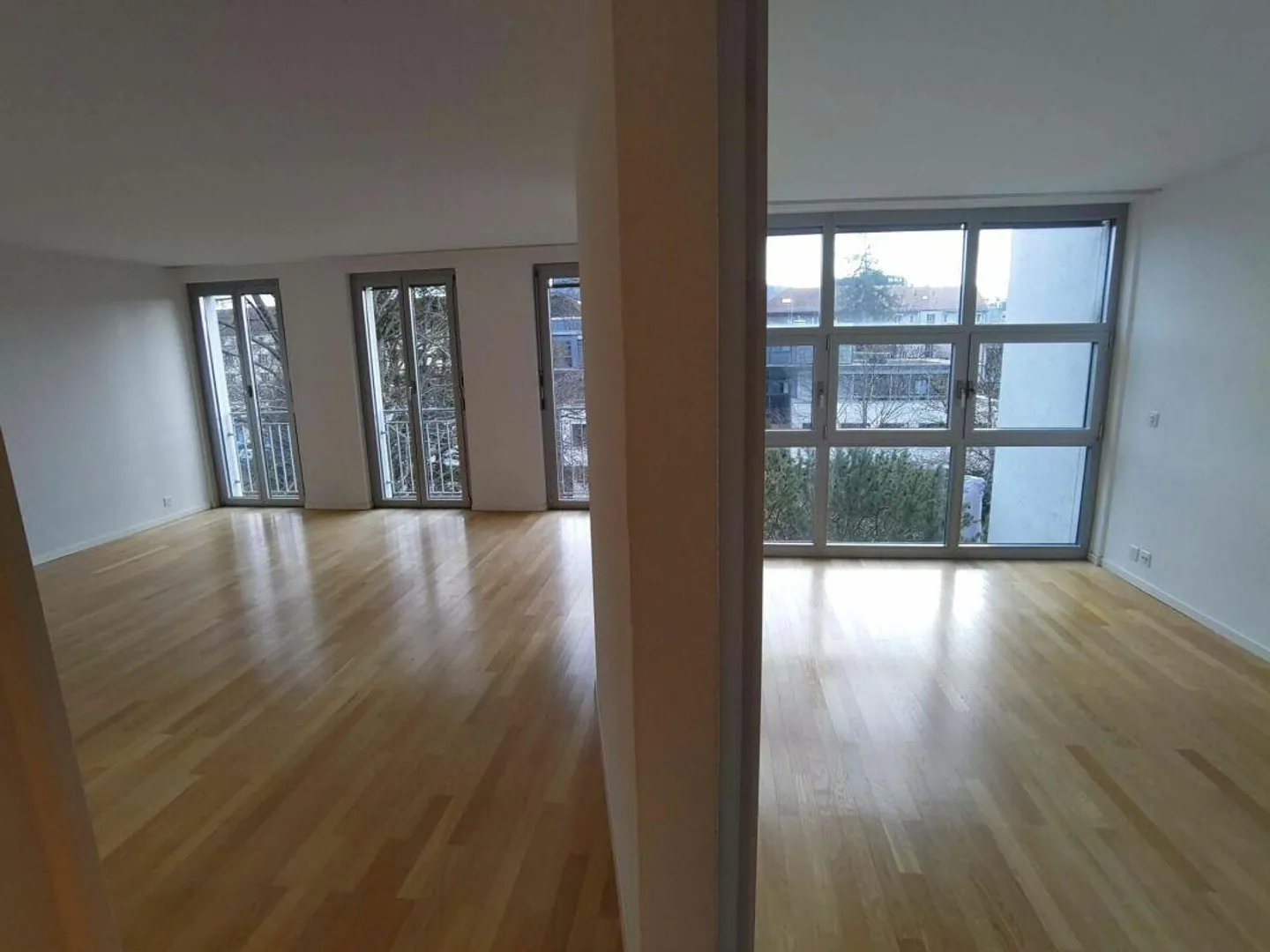 Emplacement en ville rencontre oasis de tranquillité - bel appartement de 2,5 pièces à Berne - Photo 3 sur 8