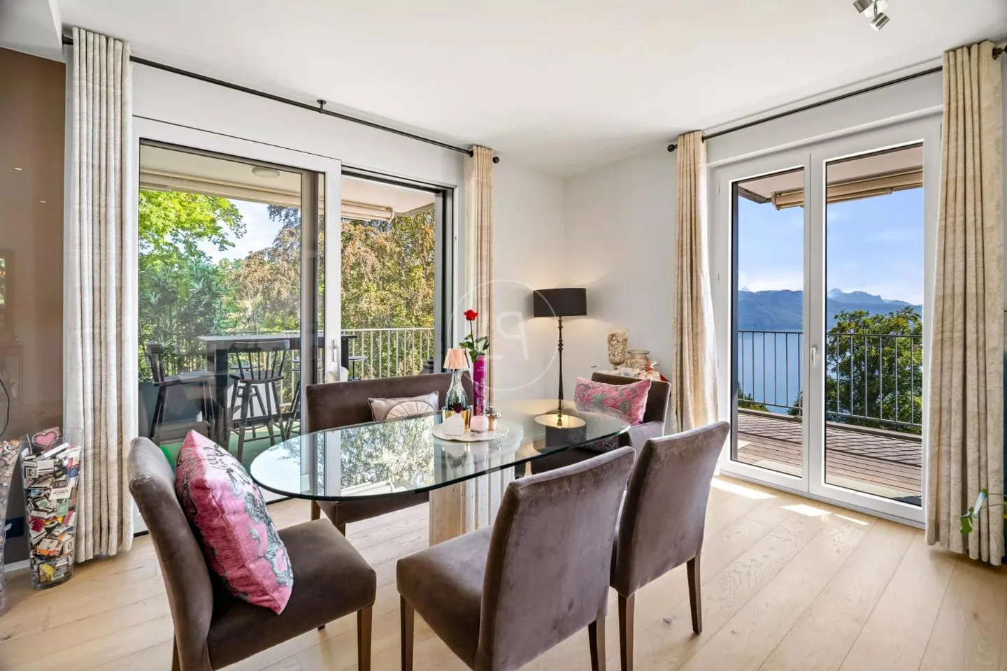 Elegantes Apartment mit Seeblick - Foto 3 von 13