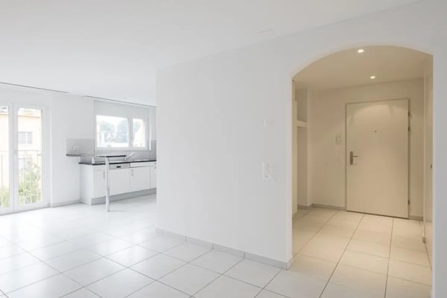 Geräumige Wohnung mit Balkon - Foto 2 von 10