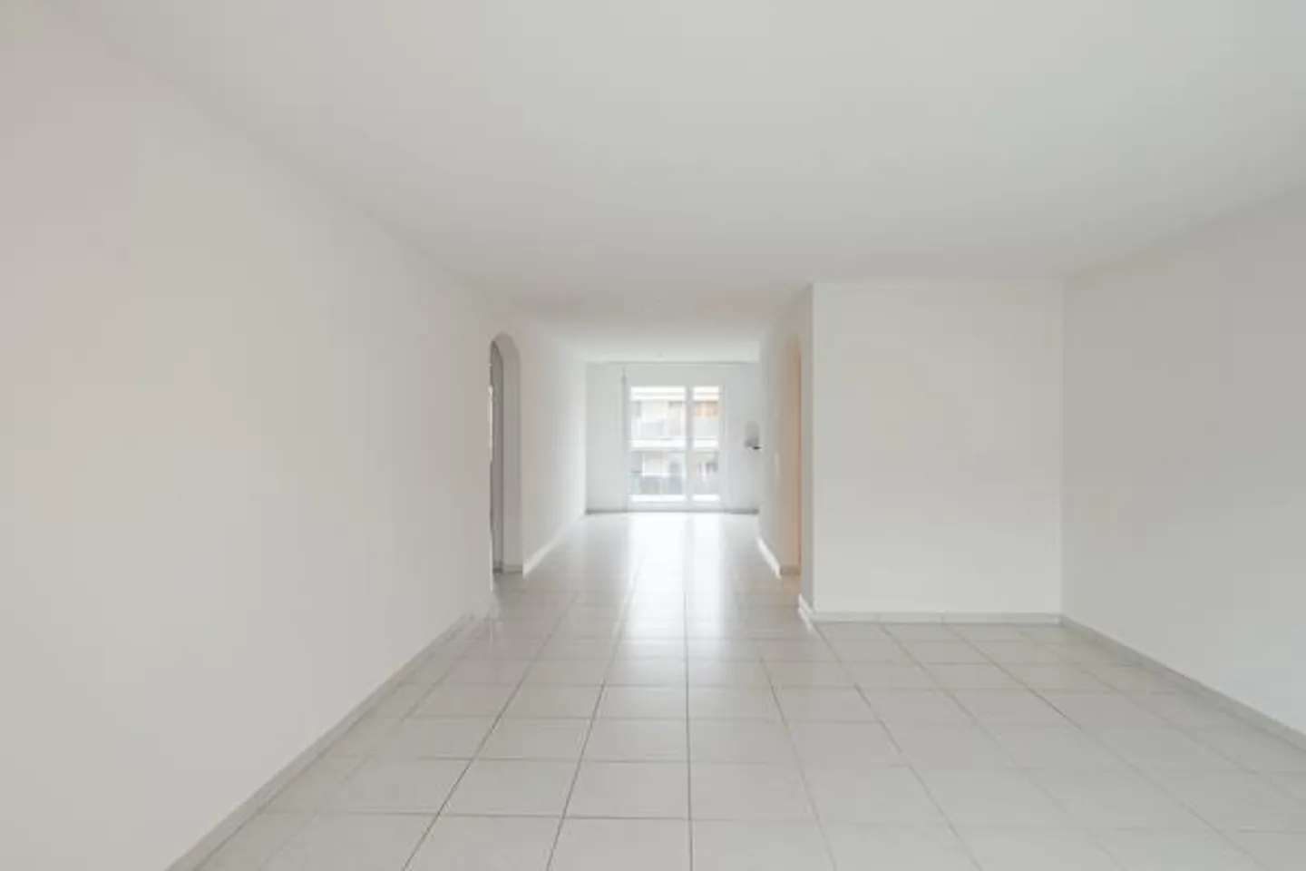 Geräumige Wohnung mit Balkon - Foto 3 von 10