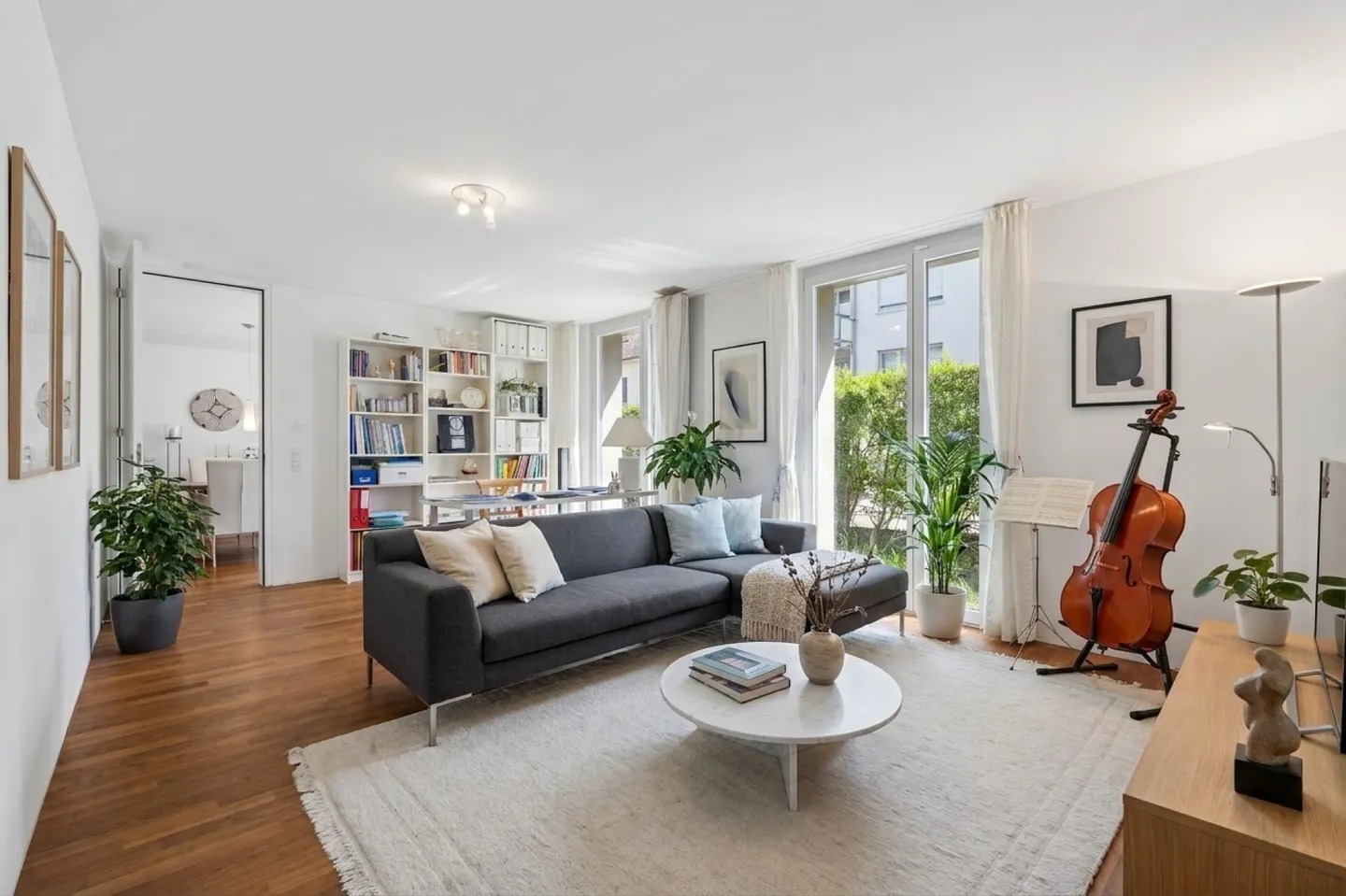 Spacious 4.5-room garden apartment near the center in Höngg - Photo 7 of 15