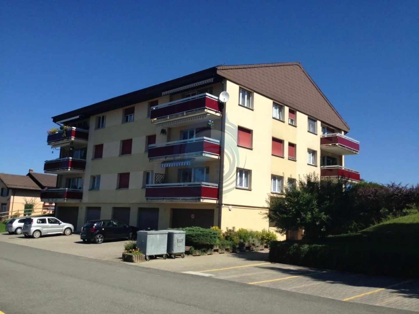 APPARTAMENTO DI 3,5 LOCALI VICINO ALLA STAZIONE CFF DI PALÉZIEUX - Foto 1 di 11