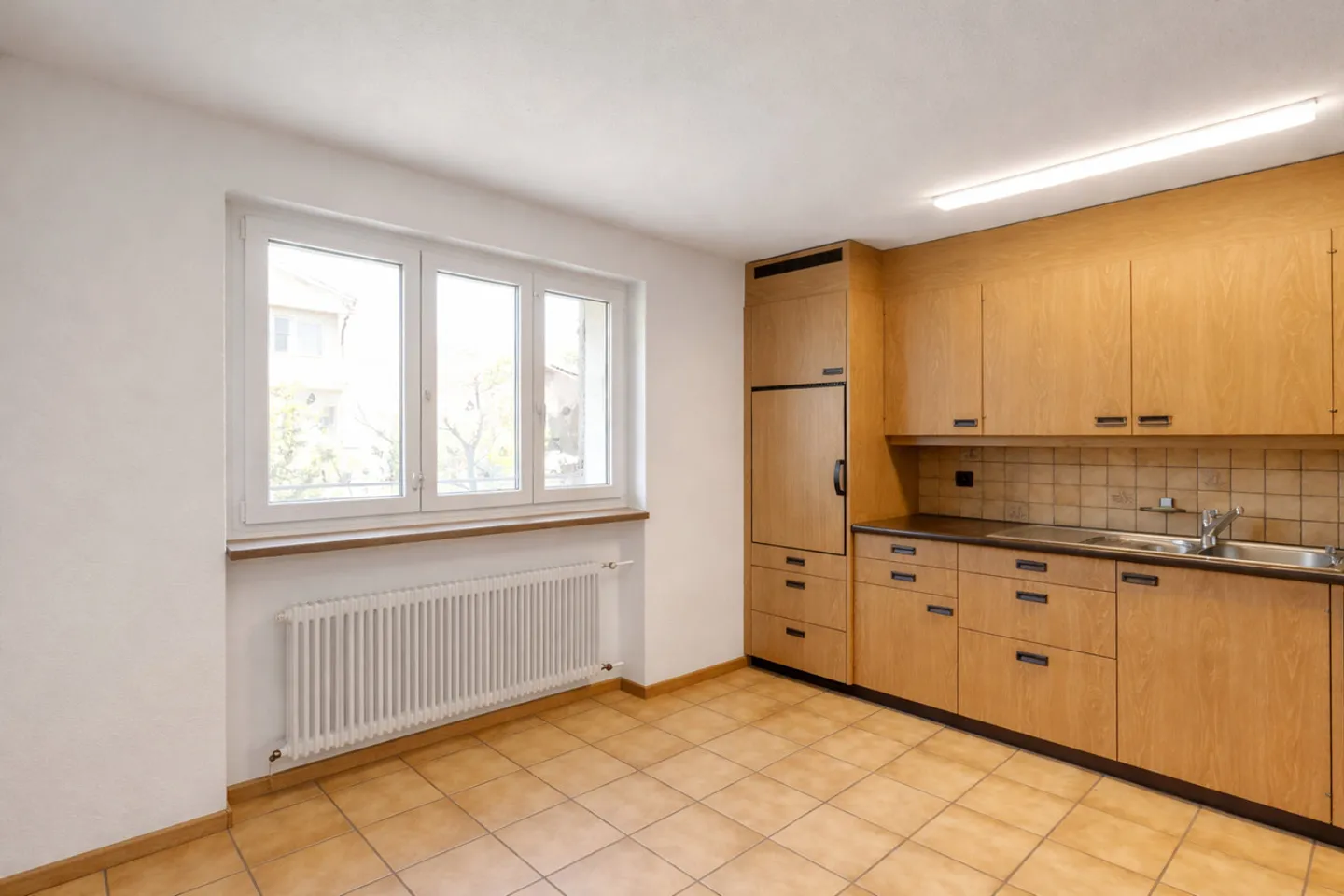 Rooms for Dreams - Detached, Sunny and with Potential - Photo 4 of 10