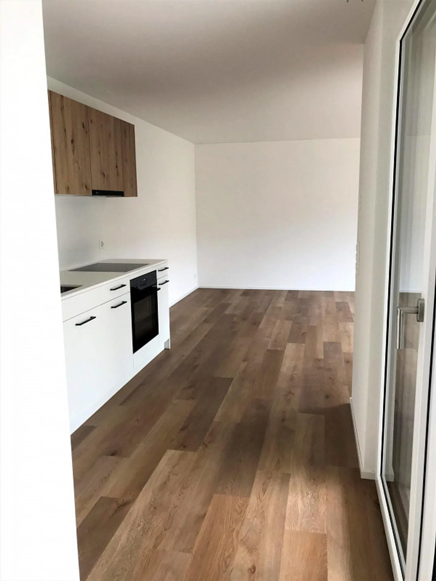 Appartamento singolo in standard di proprietà in una posizione centrale - Foto 2 di 9