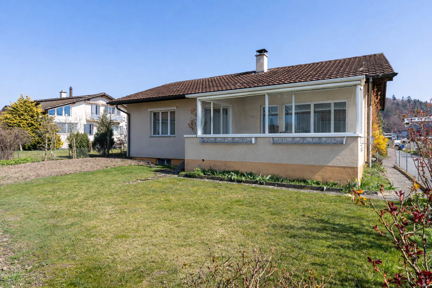 Rooms for Dreams - Detached, Sunny and with Potential - Photo 9 of 10