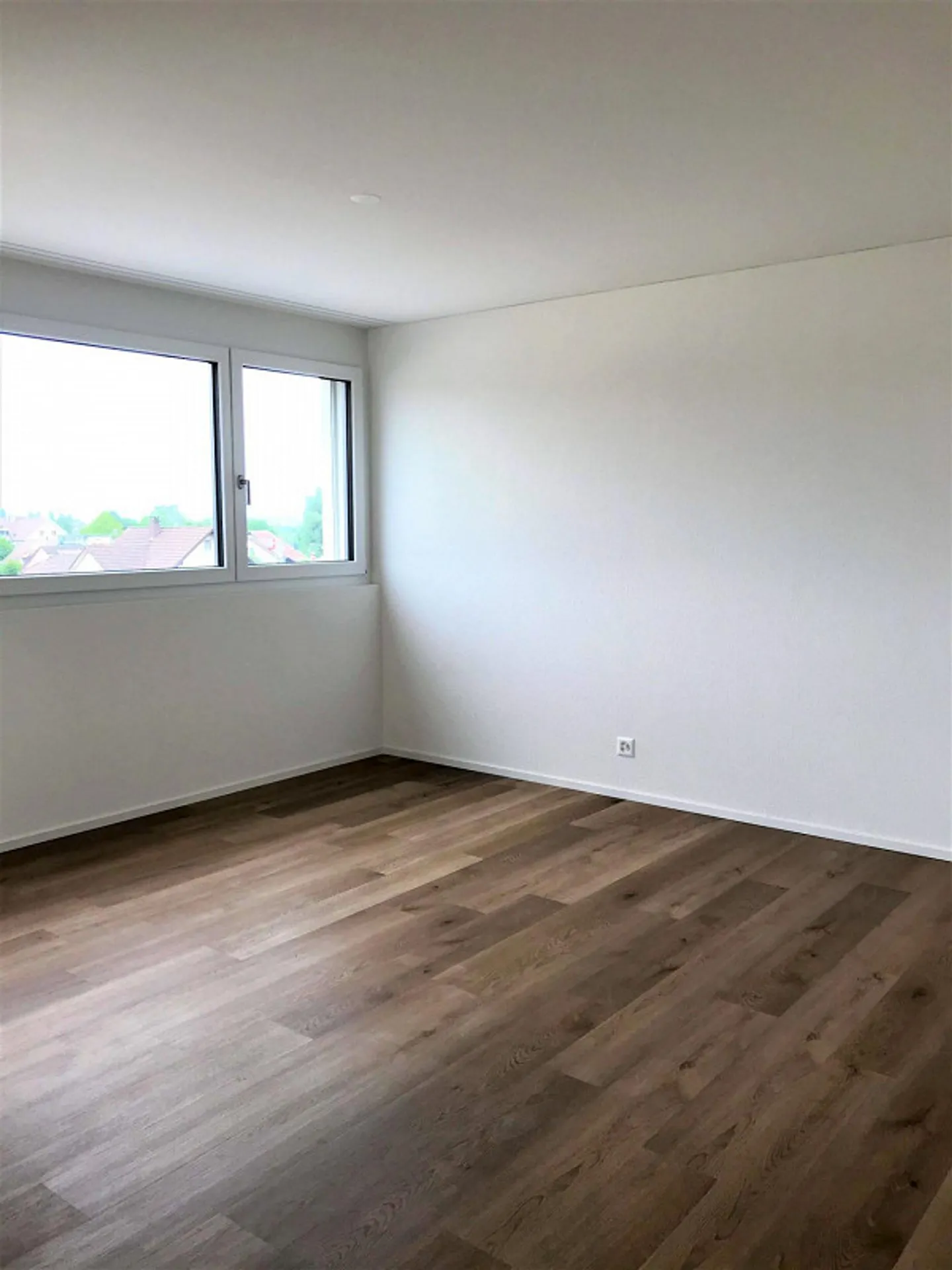 Appartamento singolo in standard di proprietà in una posizione centrale - Foto 4 di 9