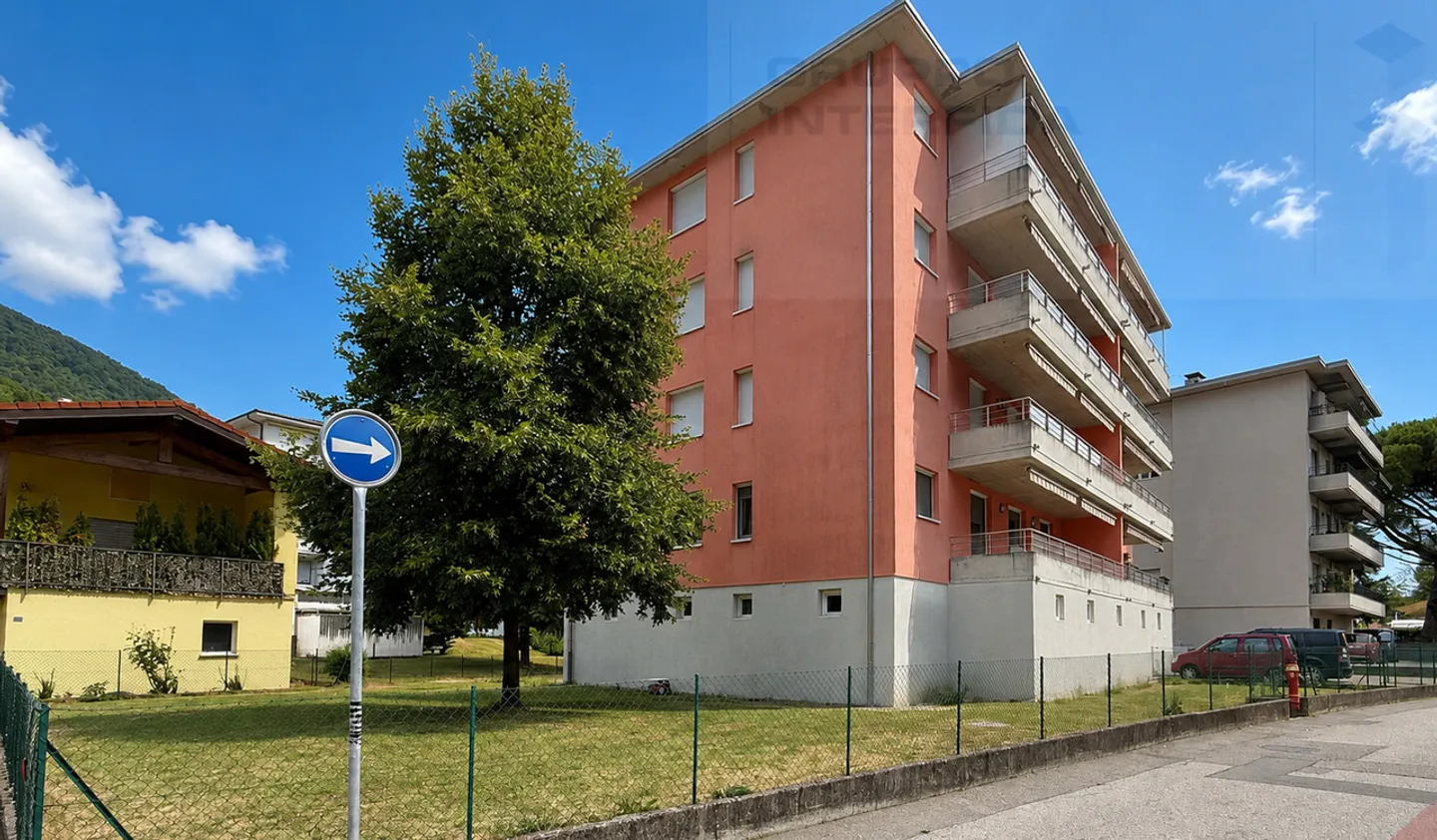 GRAND APPARTEMENT AVEC BALCON - Photo 1 sur 12