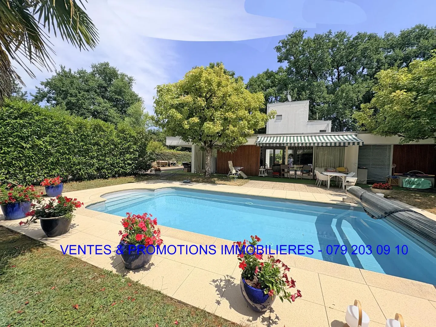 Villa - Foto 1 von 15