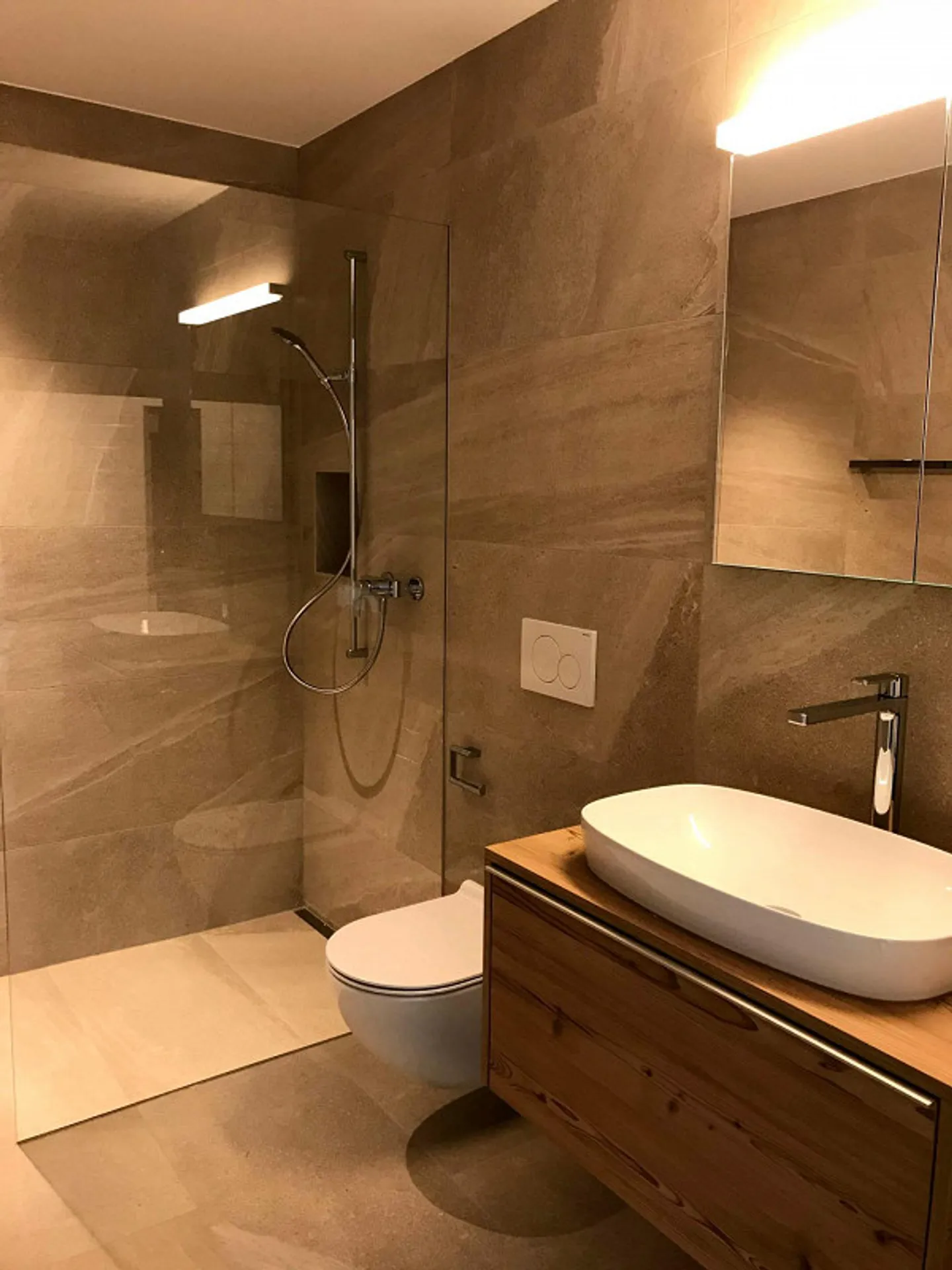 Appartamento singolo in standard di proprietà in una posizione centrale - Foto 7 di 9