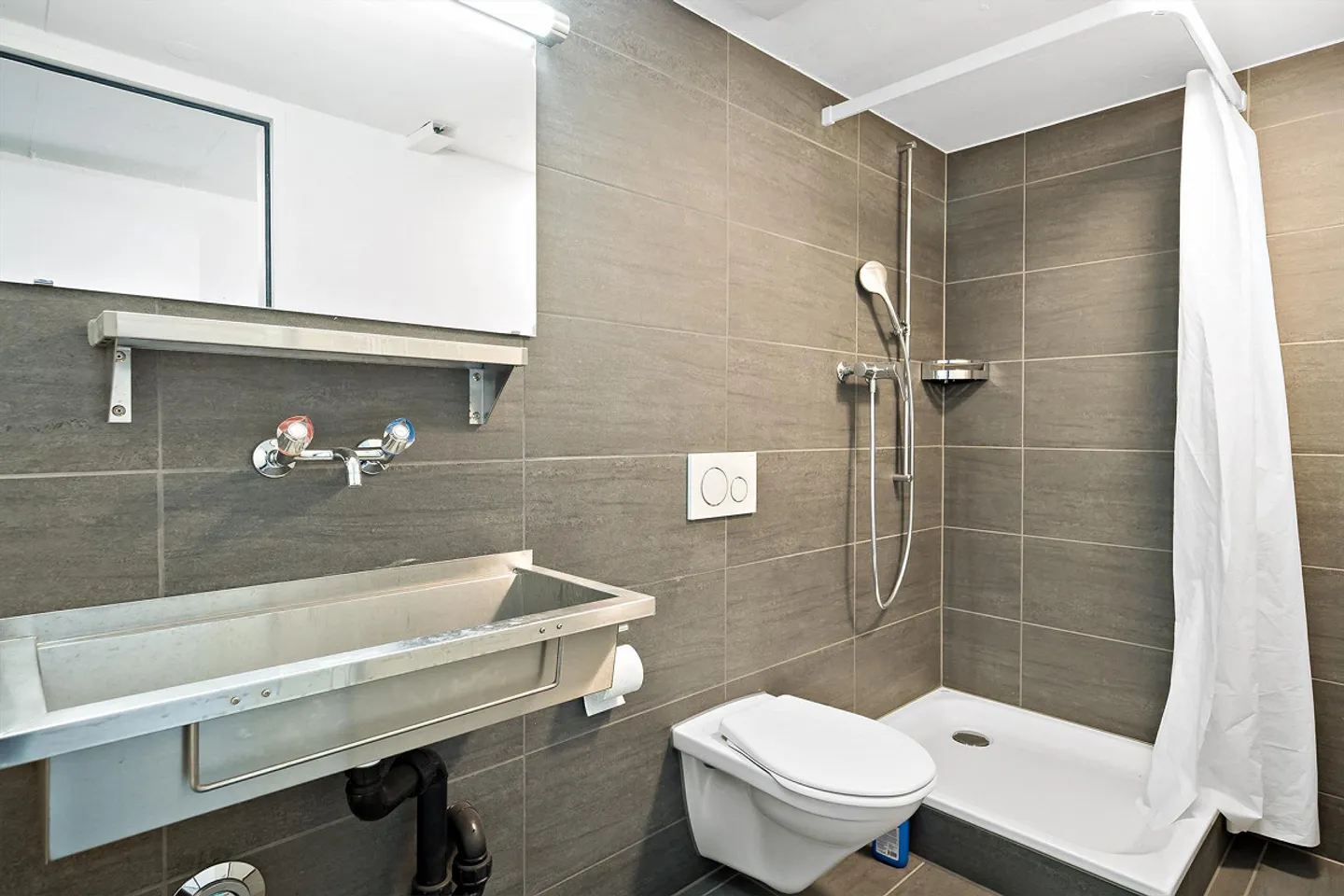 Commercial Space 125m2 Ground Floor - Photo 5 of 6