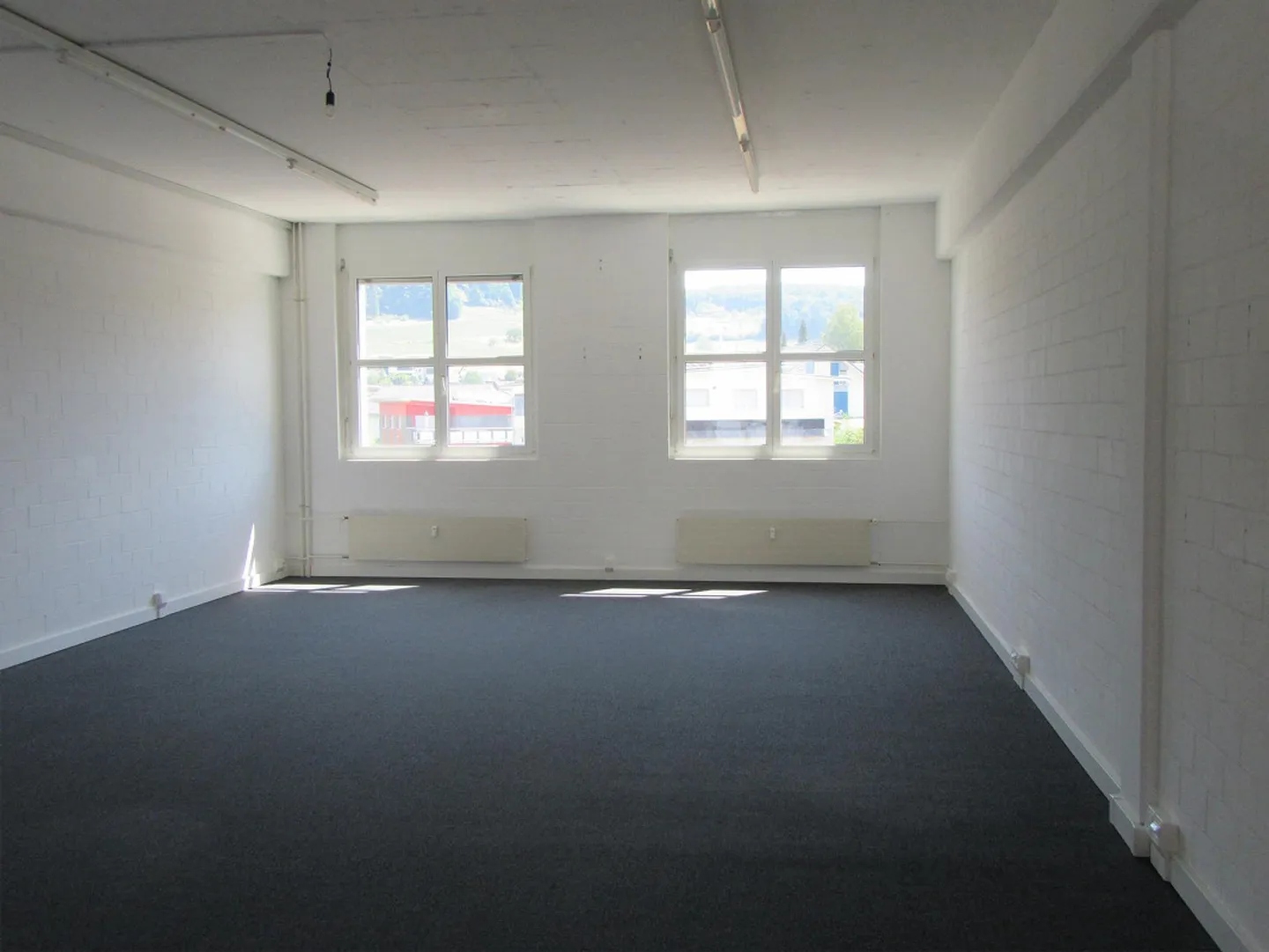 Salle polyvalente 90 m2 - Photo 1 sur 4