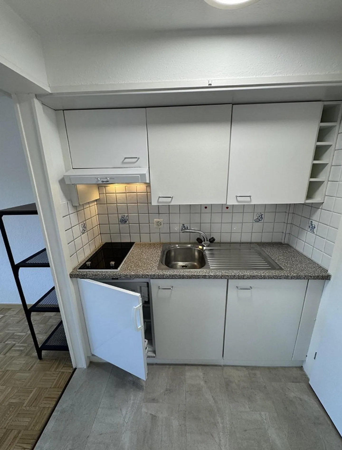Appartamento studio centrale con grande balcone - Foto 3 di 6