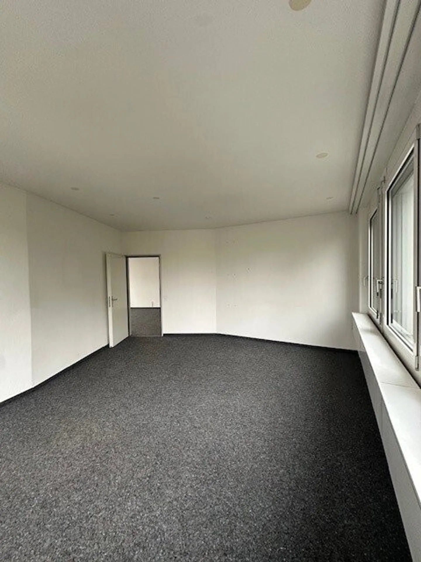 75 m2 de surface de bureau à louer à Zurich-Oerlikon - Photo 5 sur 8
