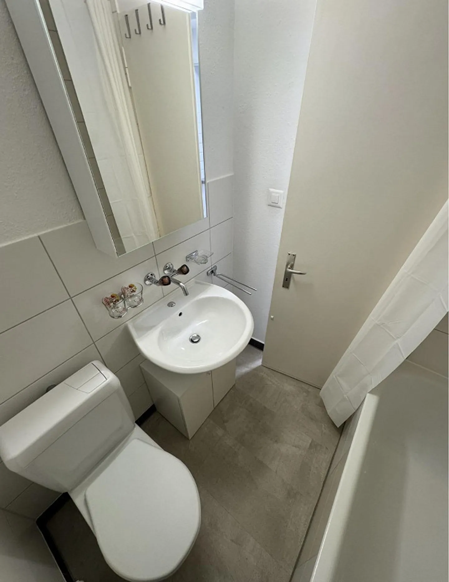 Appartamento studio centrale con grande balcone - Foto 4 di 6