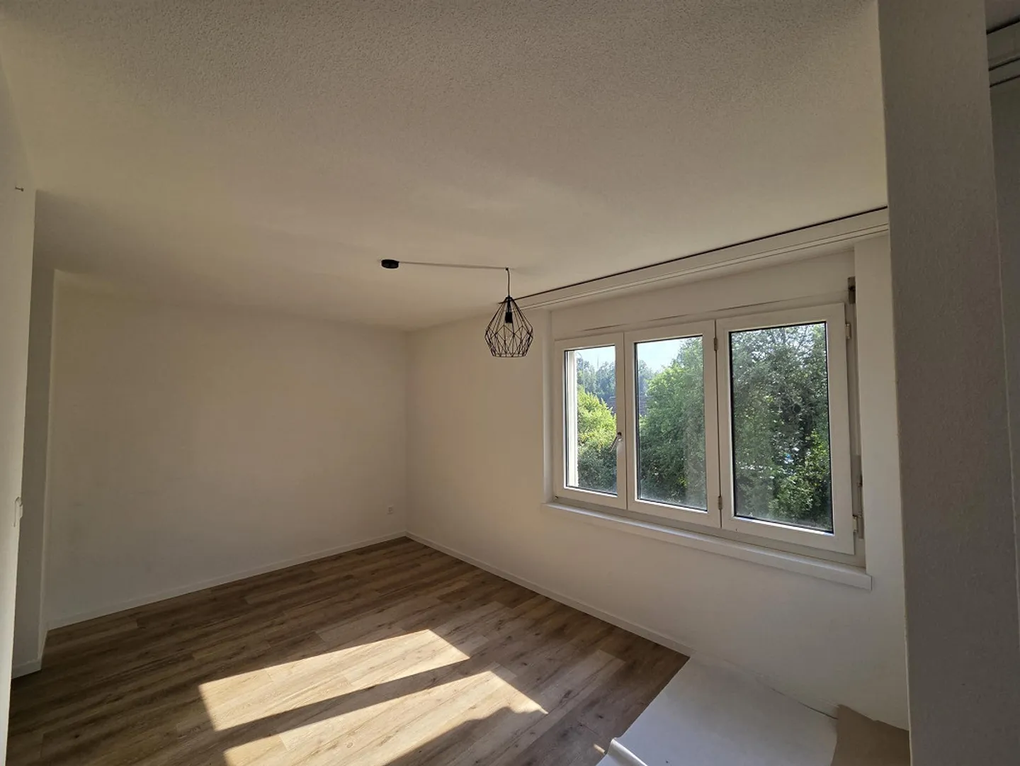 Grand appartement de 4 1/2 pièces - Photo 2 sur 6