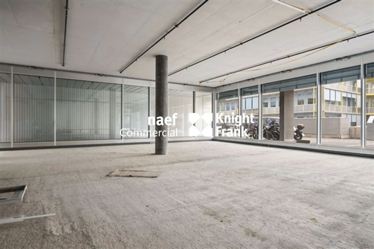 Stellar 32 - Belle salle de jeux d'environ 290 m² - Photo 3 sur 4