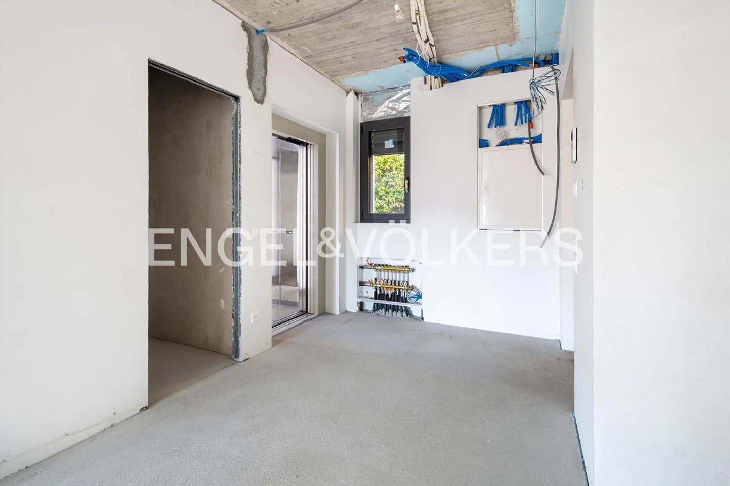 Apartment to design with garden, lake view & 7 parking spaces - Photo 9 of 13