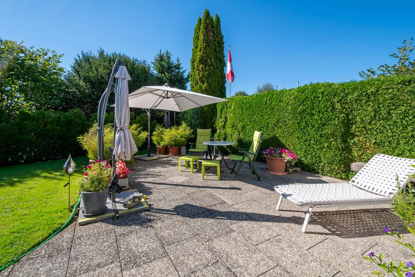 Family property with beautiful garden - Photo 6 of 23