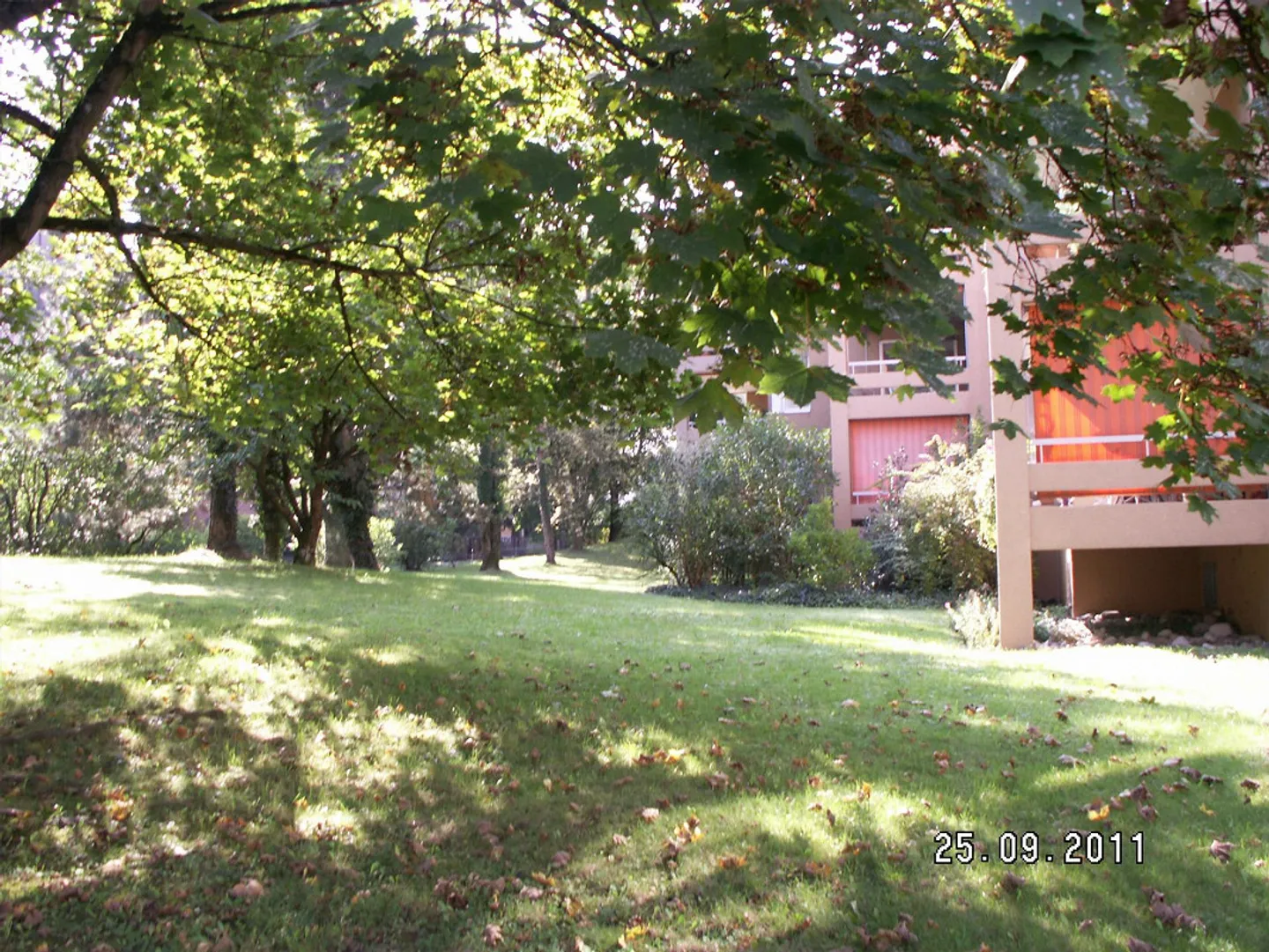 Appartamento in città in uno sviluppo preferito, simile a un parco - Foto 2 di 21