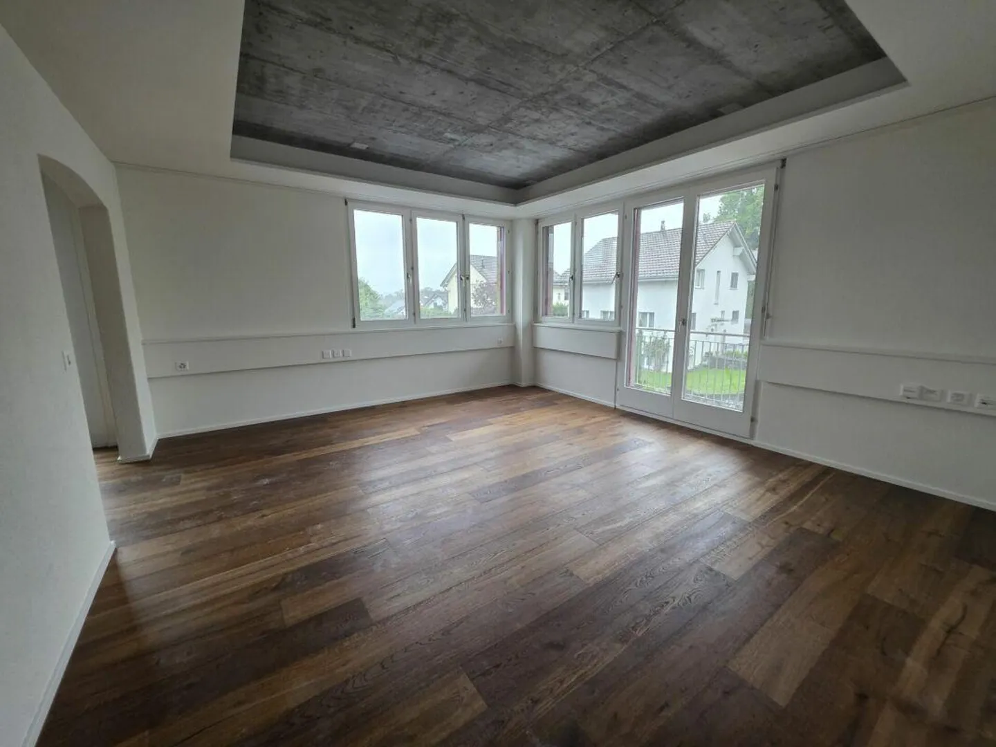 Traumhafte renovierte 4.5 Zimmer-Wohnung (120 m2) - Foto 2 von 15