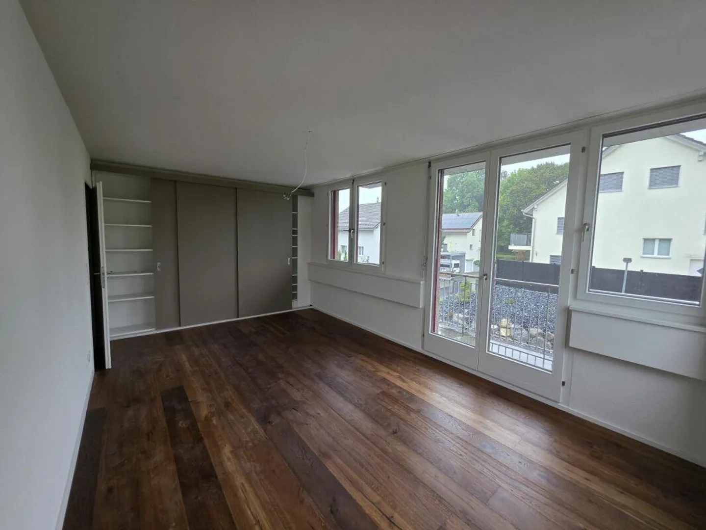 Traumhafte renovierte 4.5 Zimmer-Wohnung (120 m2) - Foto 4 von 15
