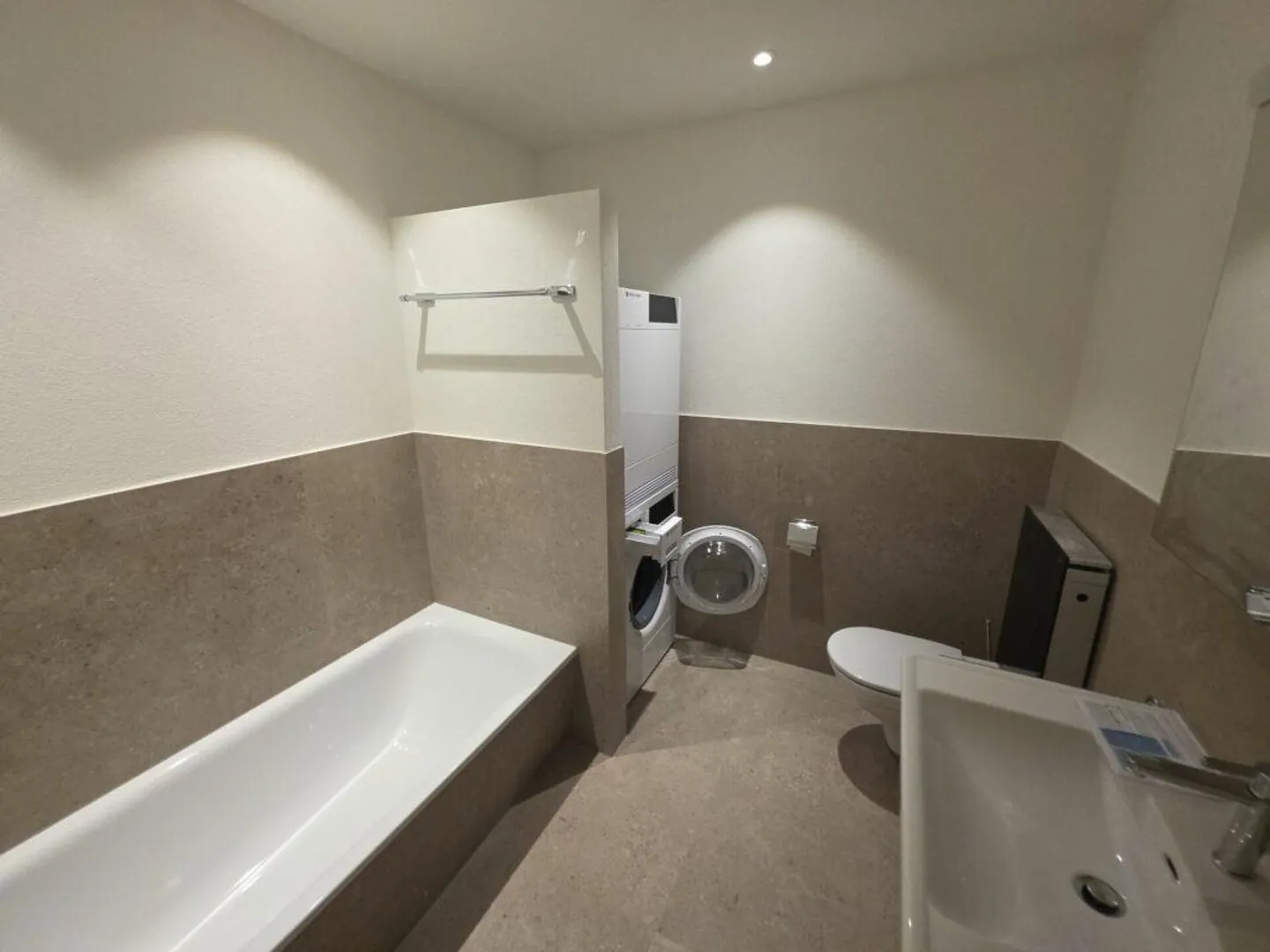 Traumhafte renovierte 4.5 Zimmer-Wohnung (120 m2) - Foto 8 von 15