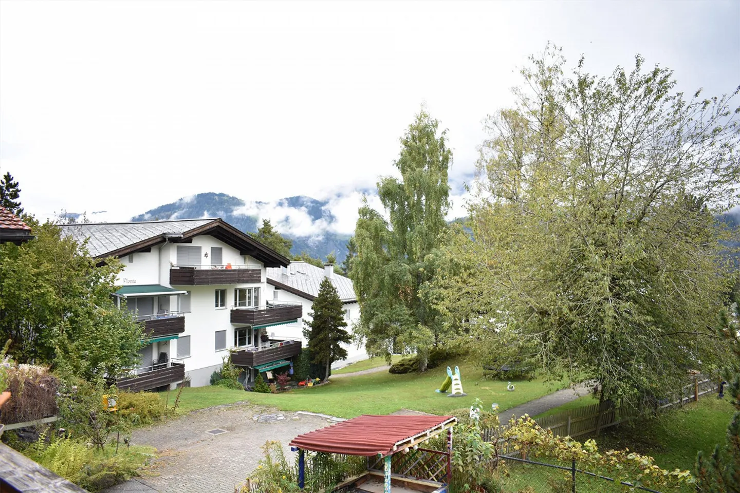 4.5-room apartment with balcony and panoramic view in Laax - Photo 2 of 24