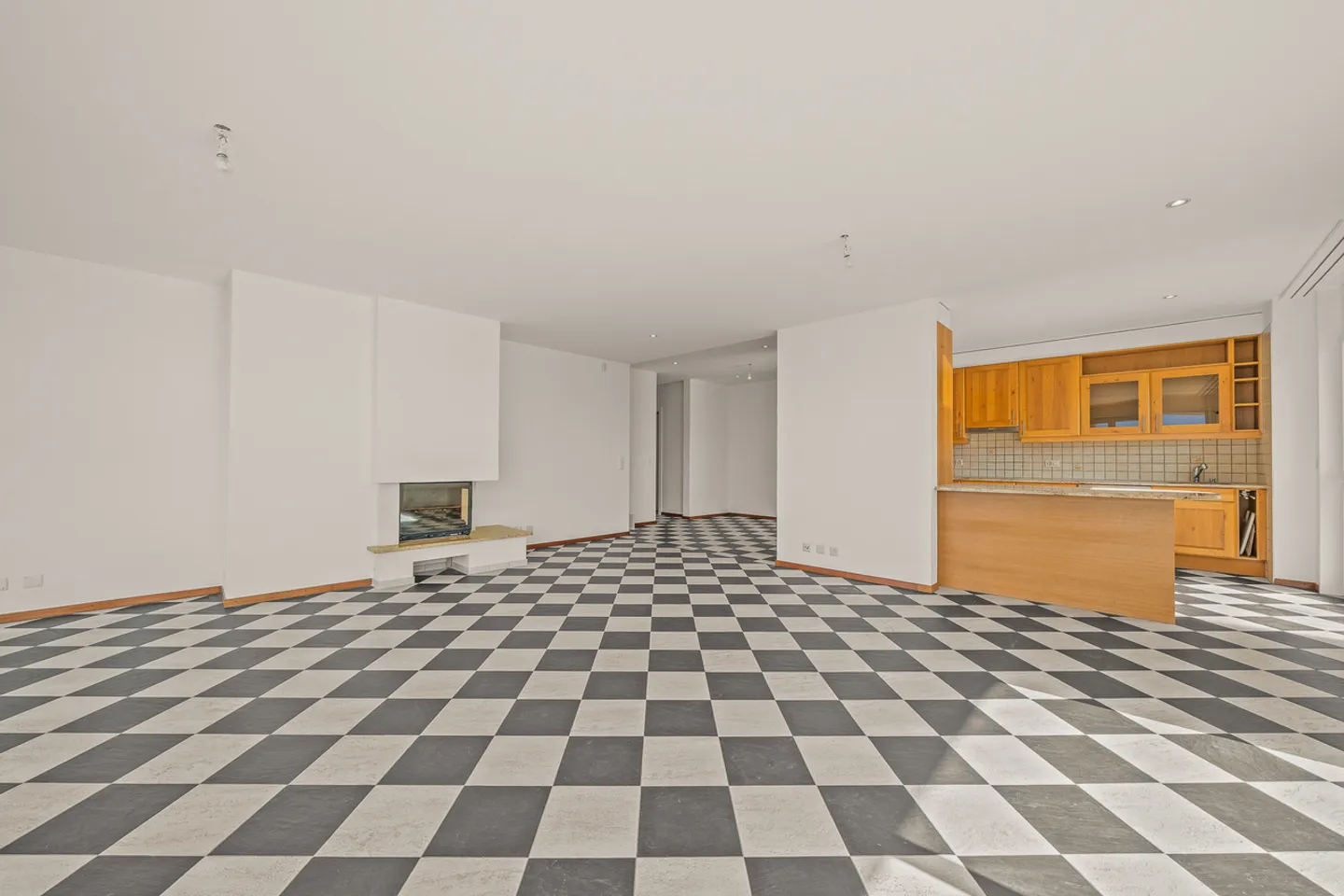 Appartamento PPE - Foto 3 di 16