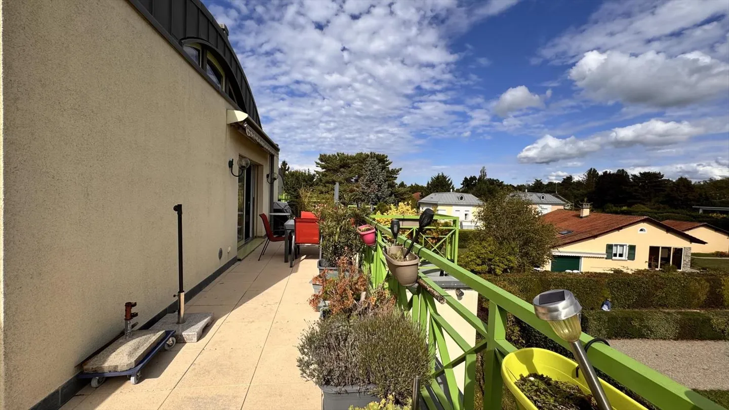 EXCLUSIVITY Extraordinary penthouse apartment of 152 m² PPE with panoramic terrace in the center of Vésenaz - Photo 10 of 11