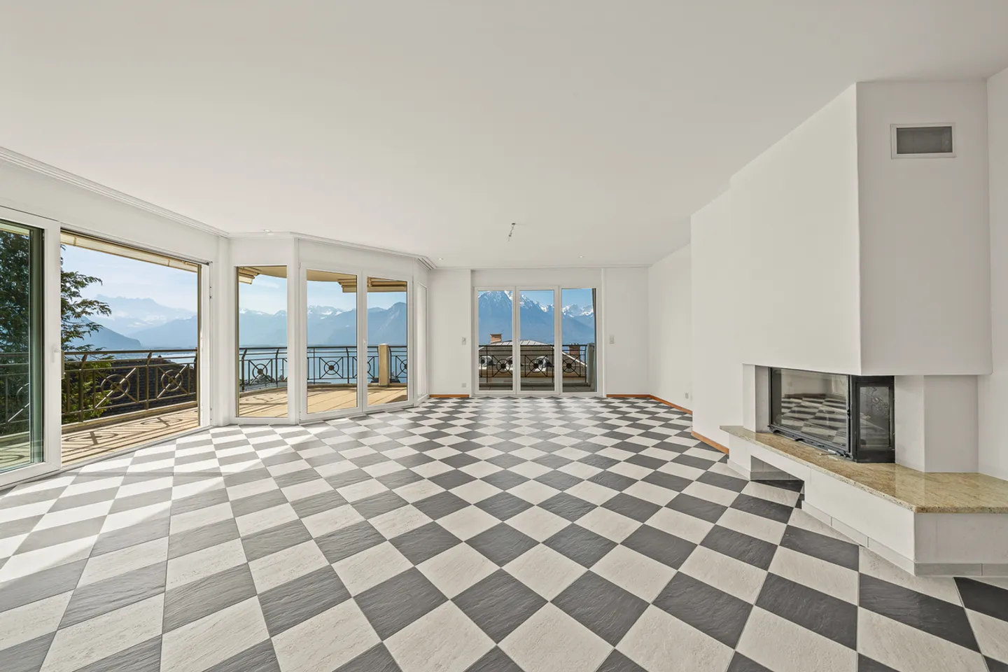 Appartamento PPE - Foto 2 di 16