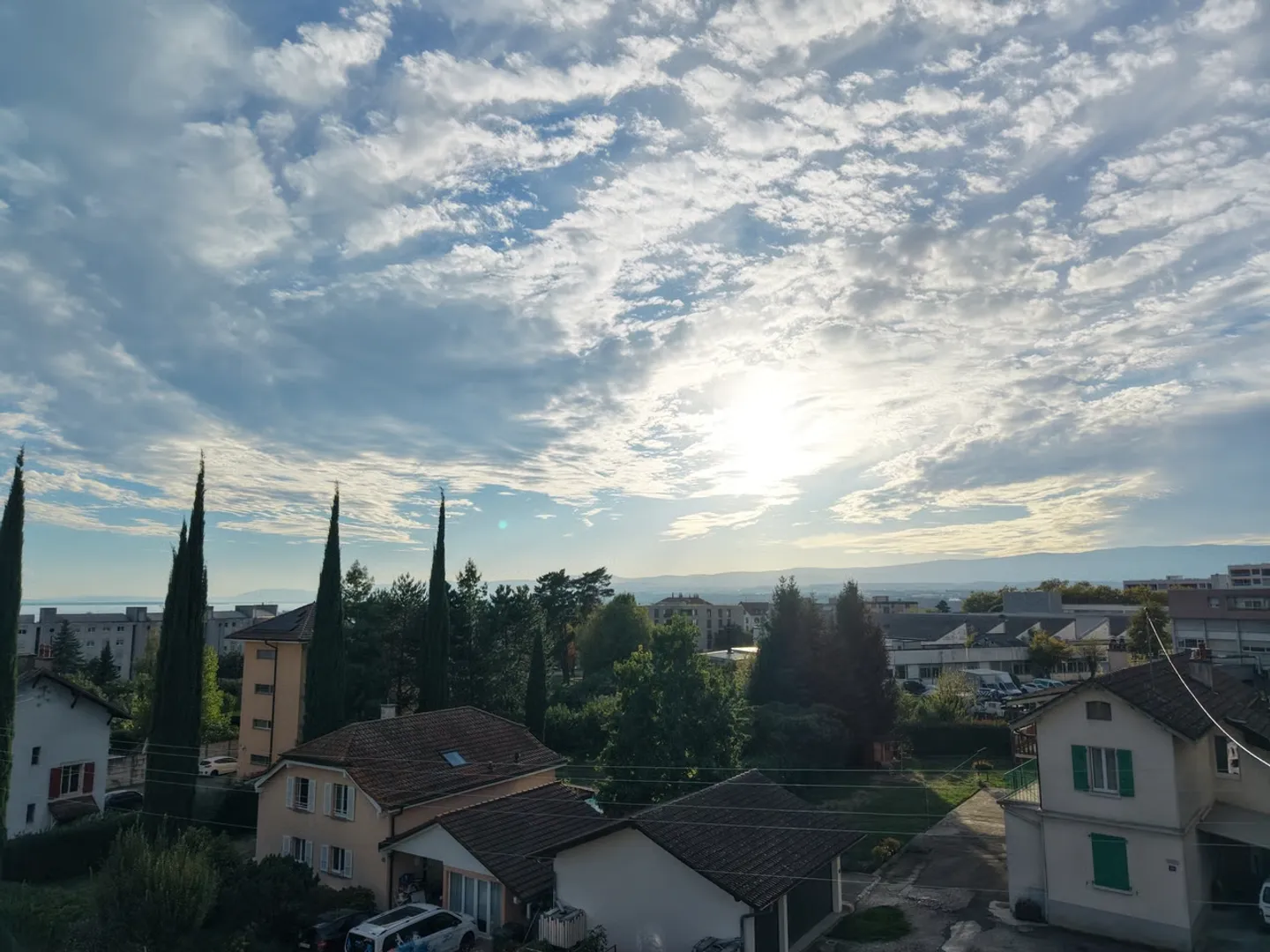 PRILLY -- ELEGANZ AN DEN TOREN VON LAUSANNE - Foto 7 von 8
