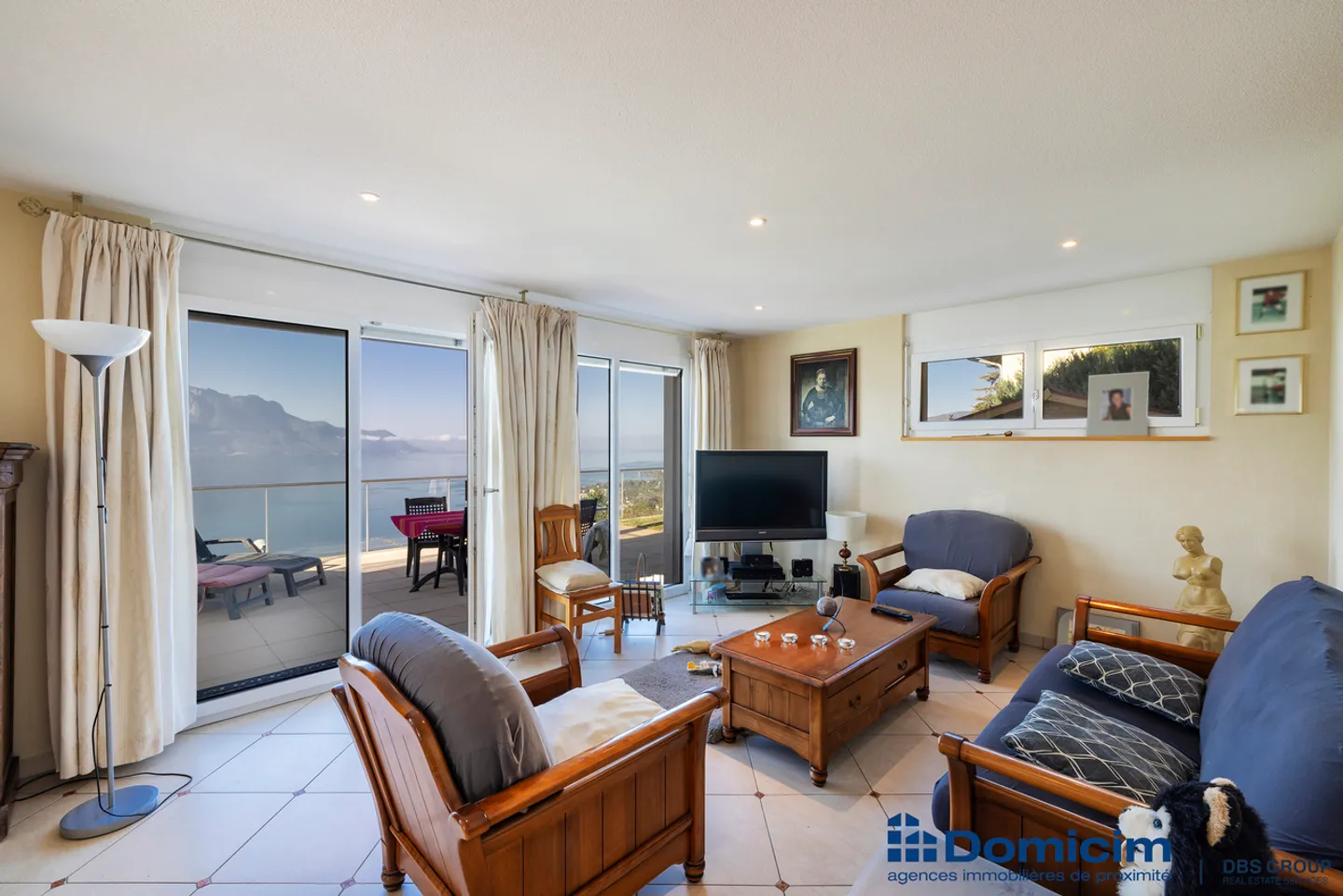 Moderne Einzelvilla mit Pool und atemberaubendem Blick! - Foto 9 von 21