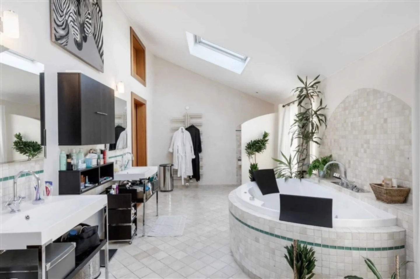 Village House of 580 m² - Photo 8 of 11