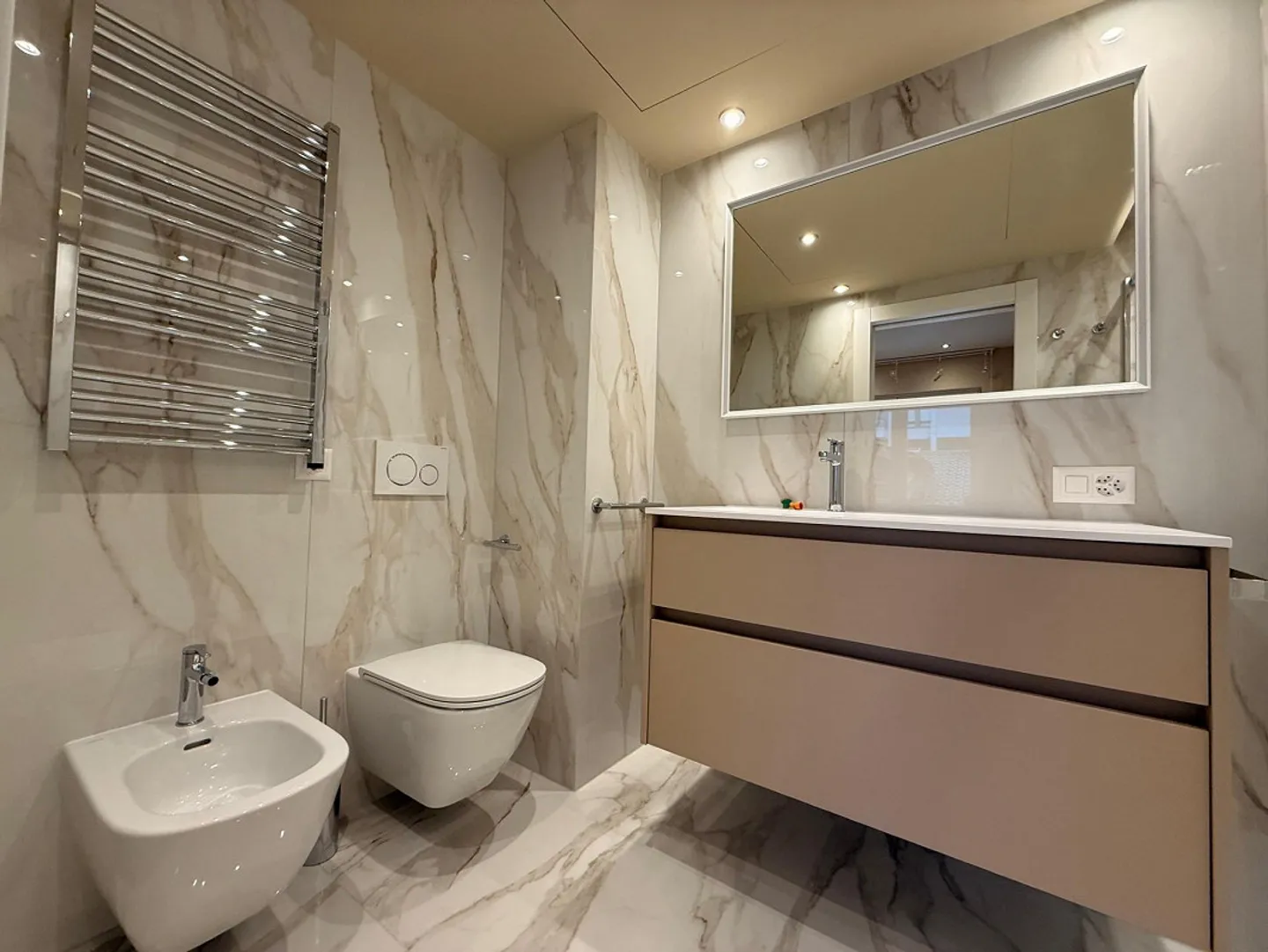 Prestigious 4.5-room apartment for sale on Via Nassa - Lugano - Photo 4 of 5