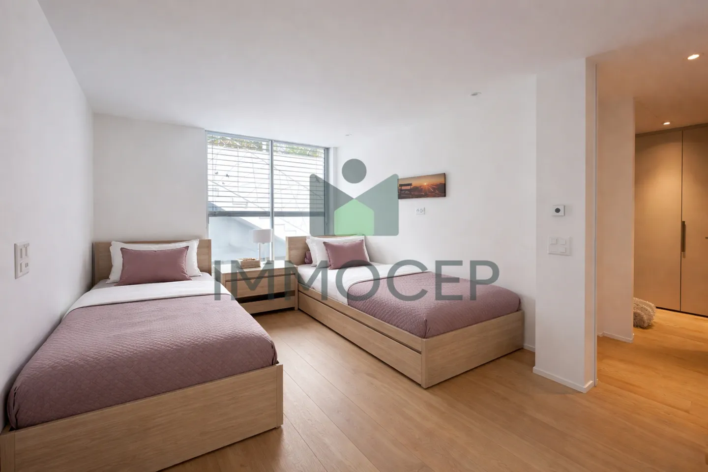 Moderne Familienhaus mit Pool - Foto 6 von 12
